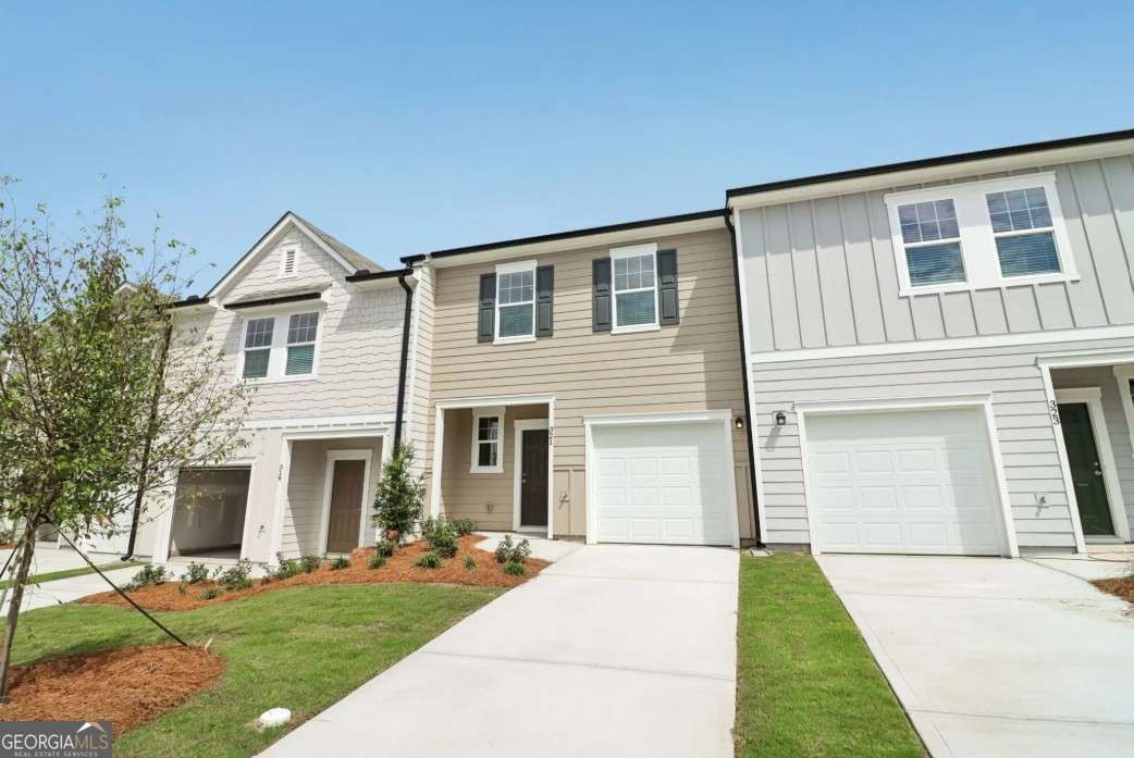3 bedroom, 2.5 bathroom townhouse sold at 2025 Ayla Drive, Douglasville, GA 30135