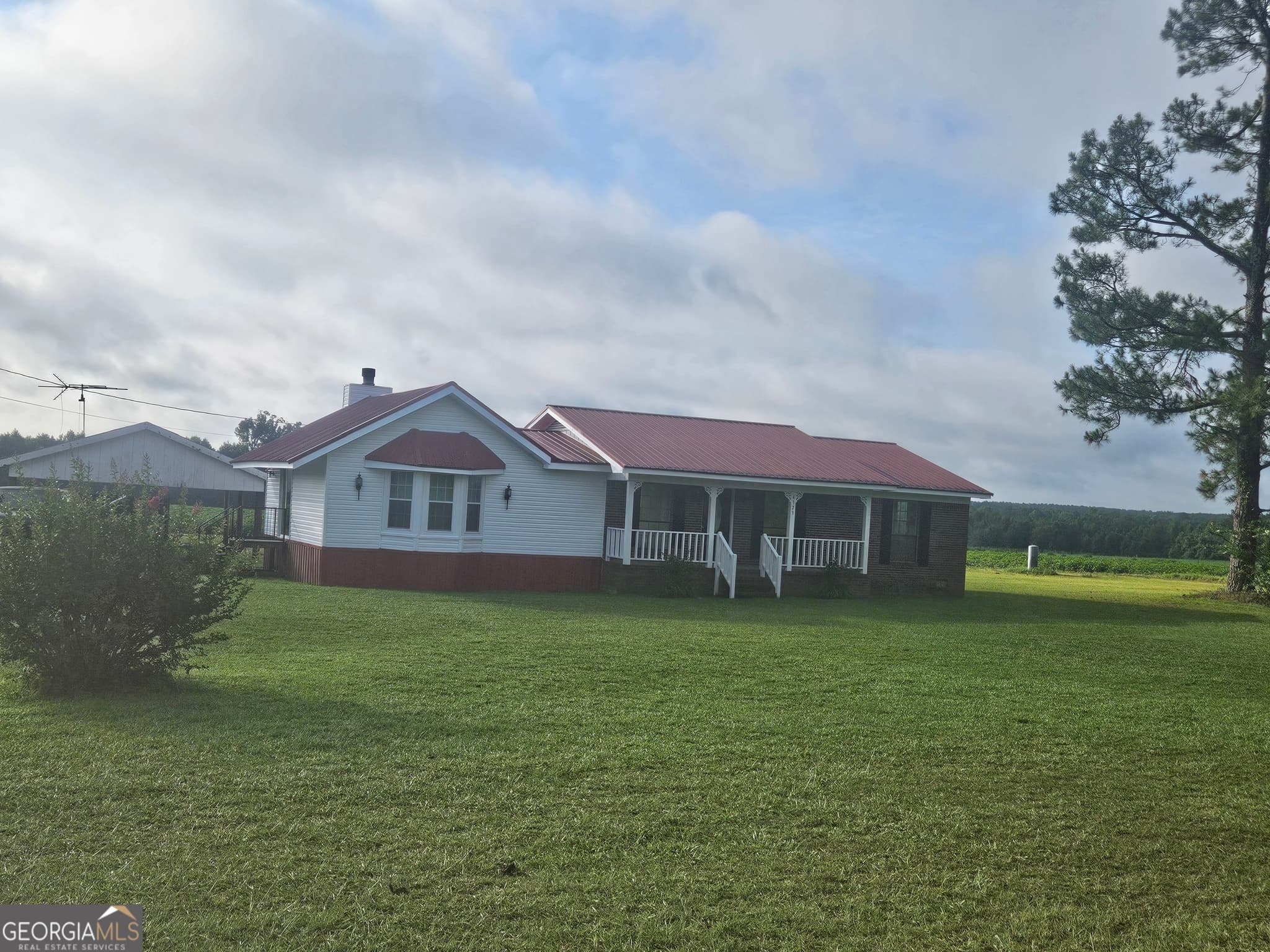 3 bedroom, 2 bathroom, 2,000 sq ft single family residence sold at 4323 Hwy 121, Millen, GA 30442