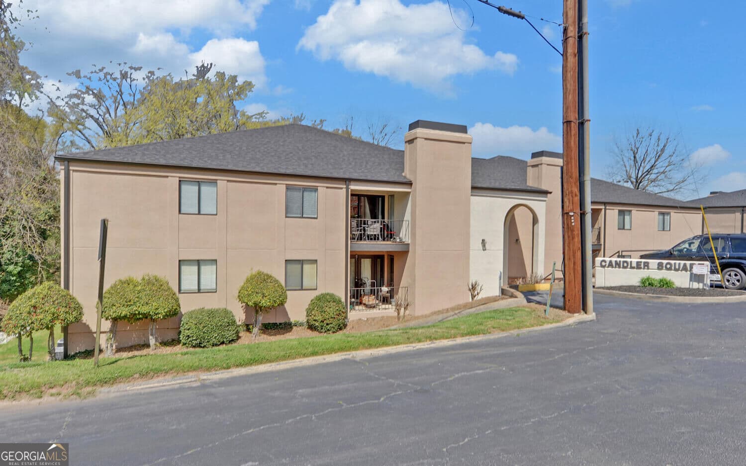 3 bedroom, 2 bathroom, 1,548 sq ft condominium for rent at 605 Candler Street BLDG C UNIT 3, Gainesville, GA 30501 for $2,000 a month — photo 1 of 25