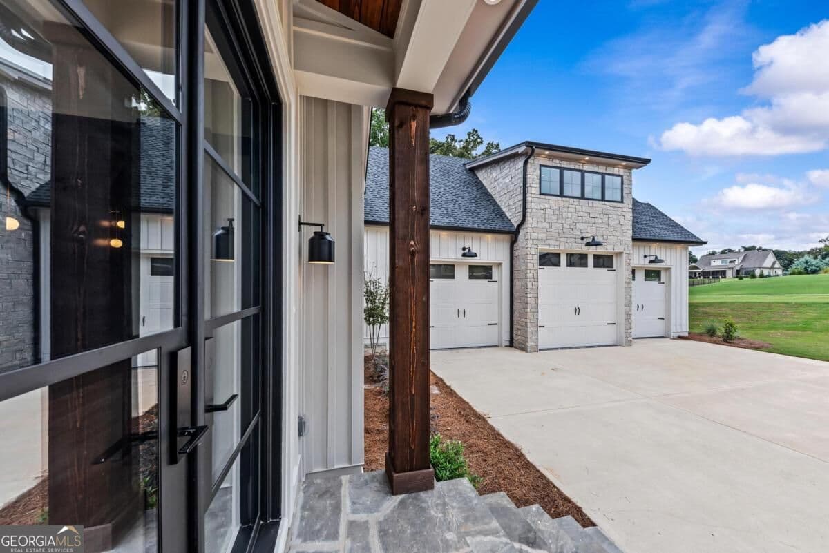 5 bedroom, 6 bathroom, 5,427 sq ft single family residence for sale at 1110 Sunset Bluff, Greensboro, GA 30642 — photo 8