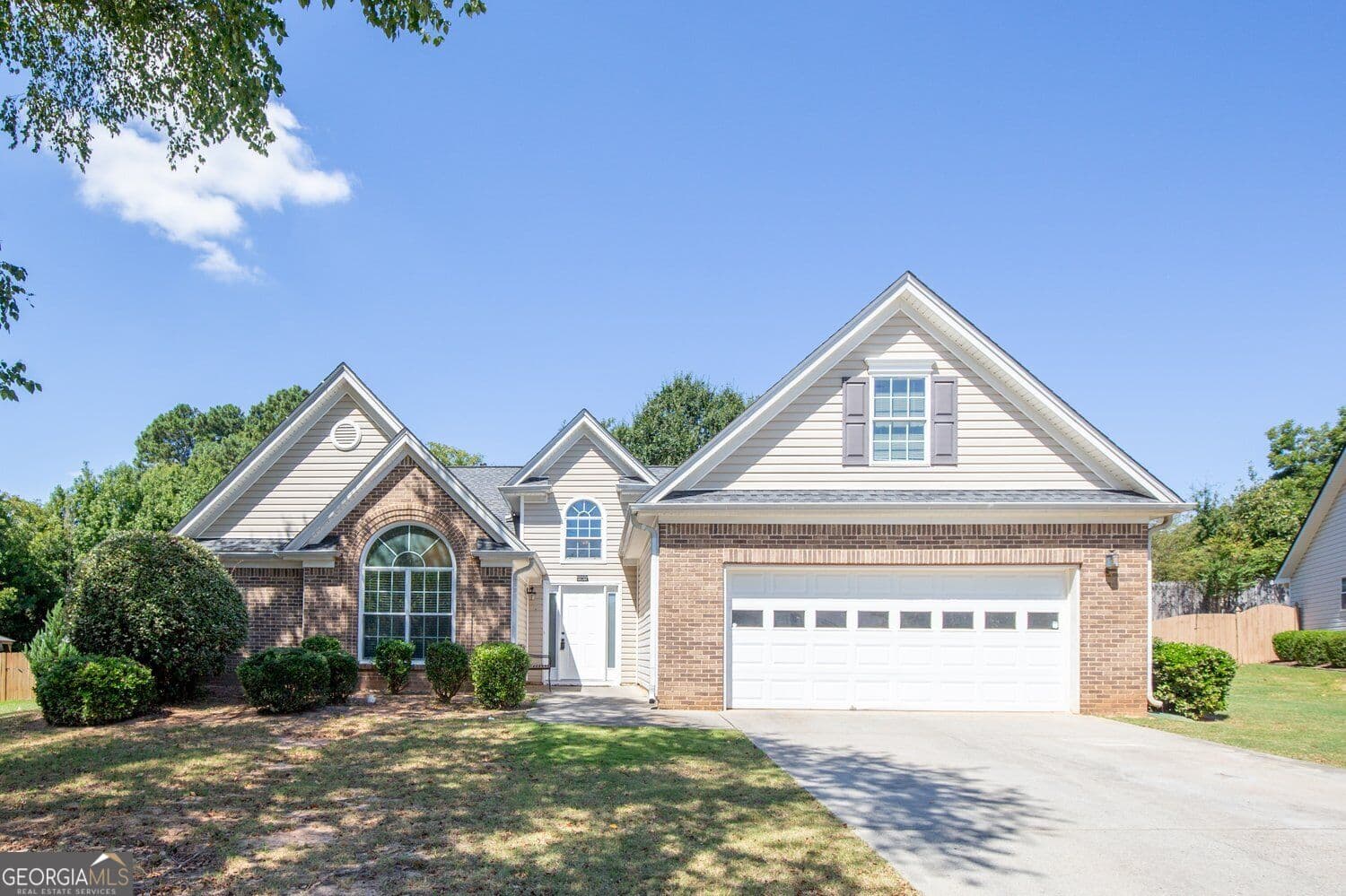 3 bedroom, 2.5 bathroom, 2,213 sq ft single family residence for rent at 3160 Victoria Park Drive, Buford, GA 30519 for $2,250 a month — photo 1 of 1