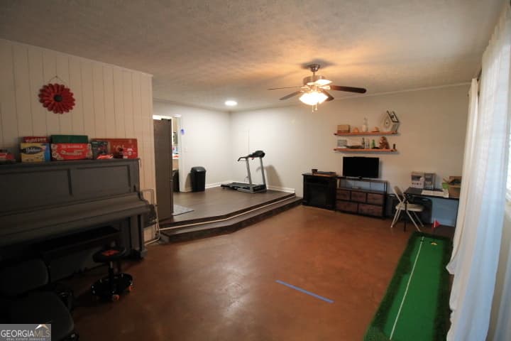 3 bedroom, 2 bathroom, 2,192 sq ft single family residence for sale at 3169 Golden Isle Parkway, Baxley, GA 31513 — photo 2