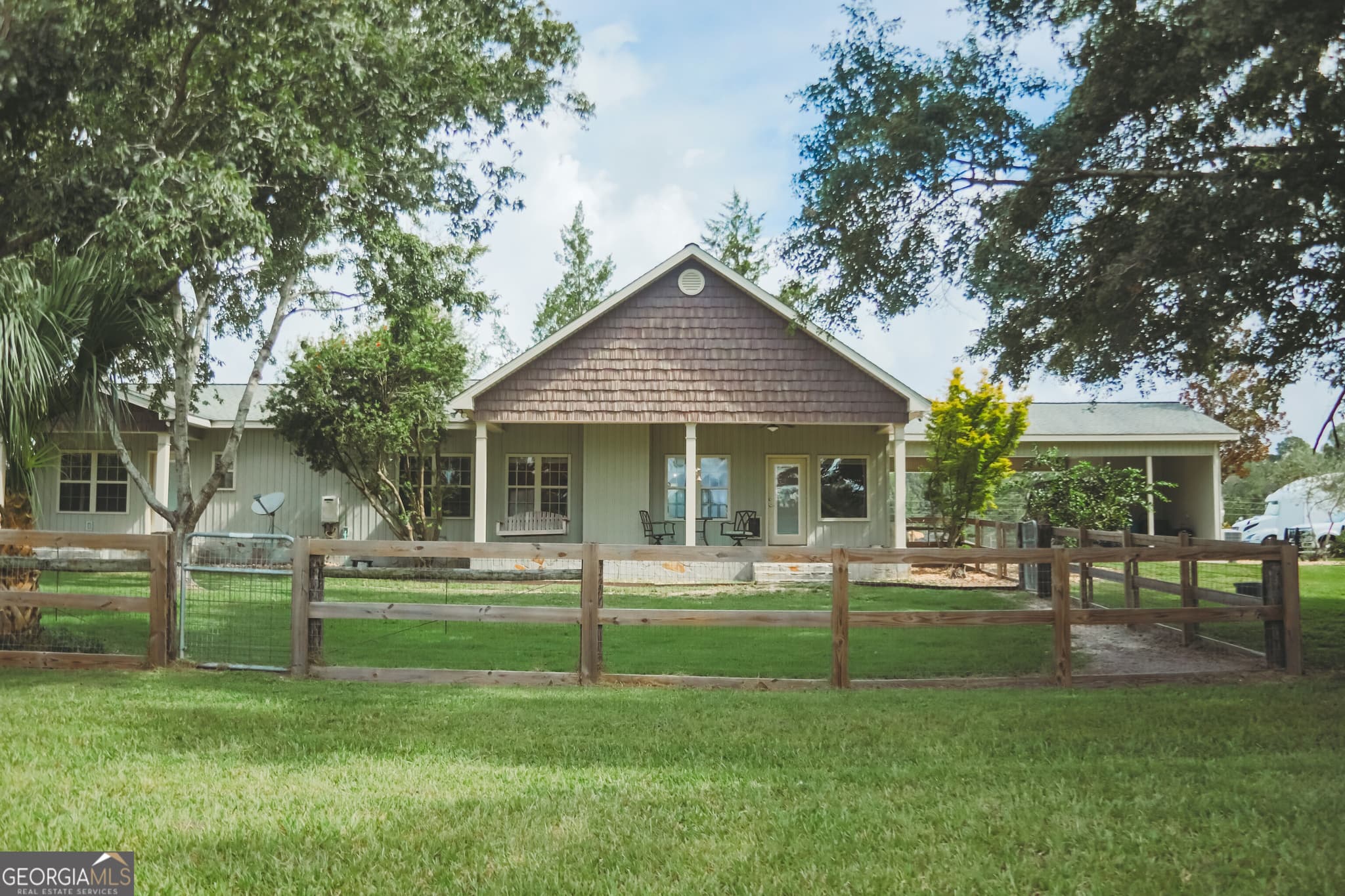 3 bedroom, 2 bathroom, 1,918 sq ft single family residence under contract at 7213 Albany Highway, Millwood, GA 31552 — photo 3