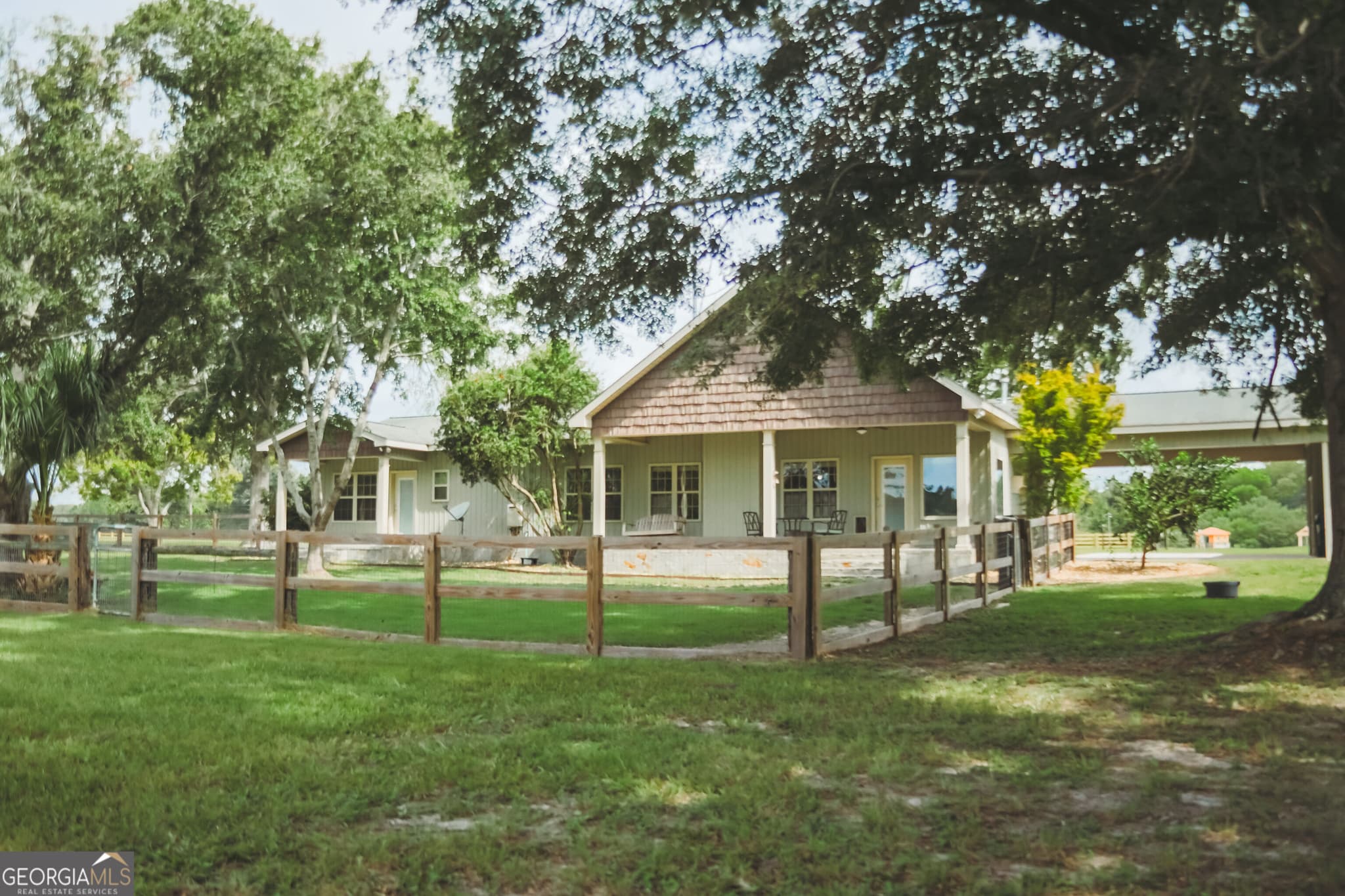 3 bedroom, 2 bathroom, 1,918 sq ft single family residence under contract at 7213 Albany Highway, Millwood, GA 31552 — photo 4