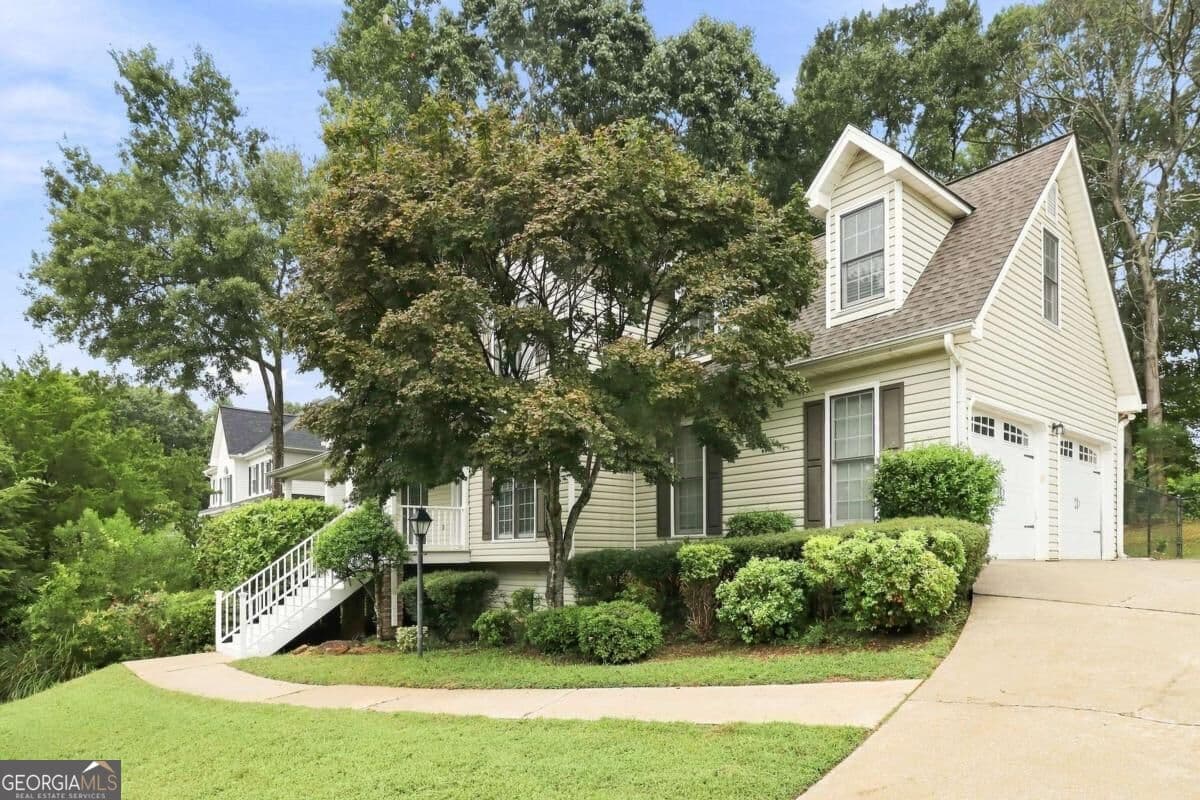 3 bedroom, 2.5 bathroom single family residence for rent at 318 Magnolia Drive, Douglasville, GA 30134 for $2,445 a month — photo 2