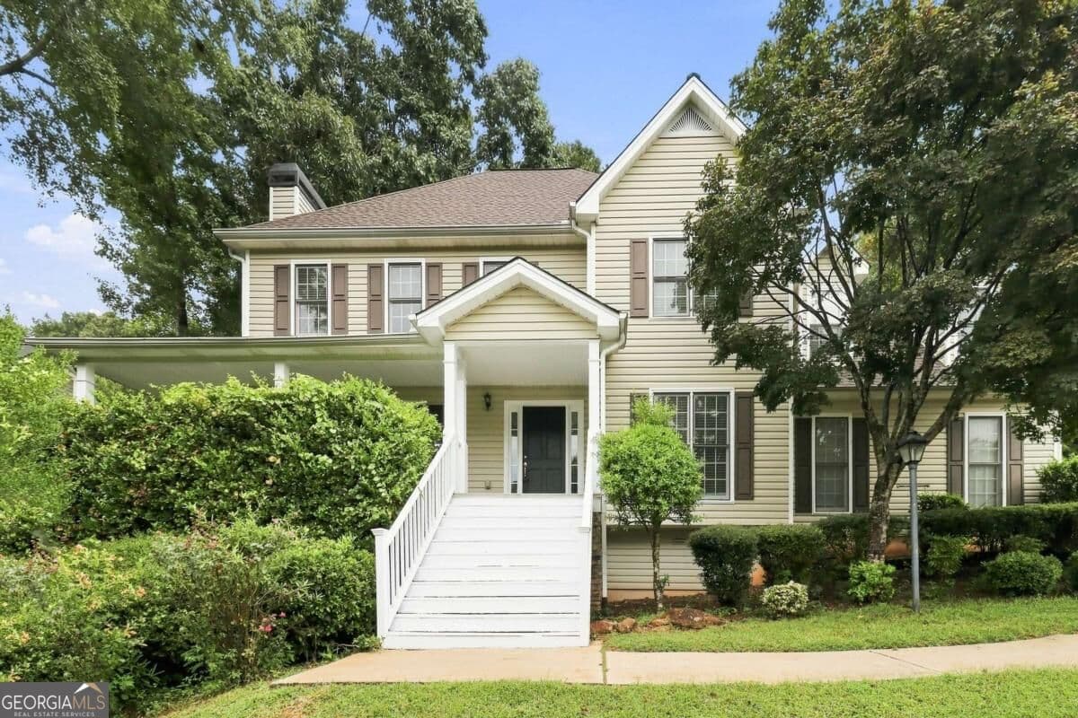3 bedroom, 2.5 bathroom single family residence for rent at 318 Magnolia Drive, Douglasville, GA 30134 for $2,445 a month