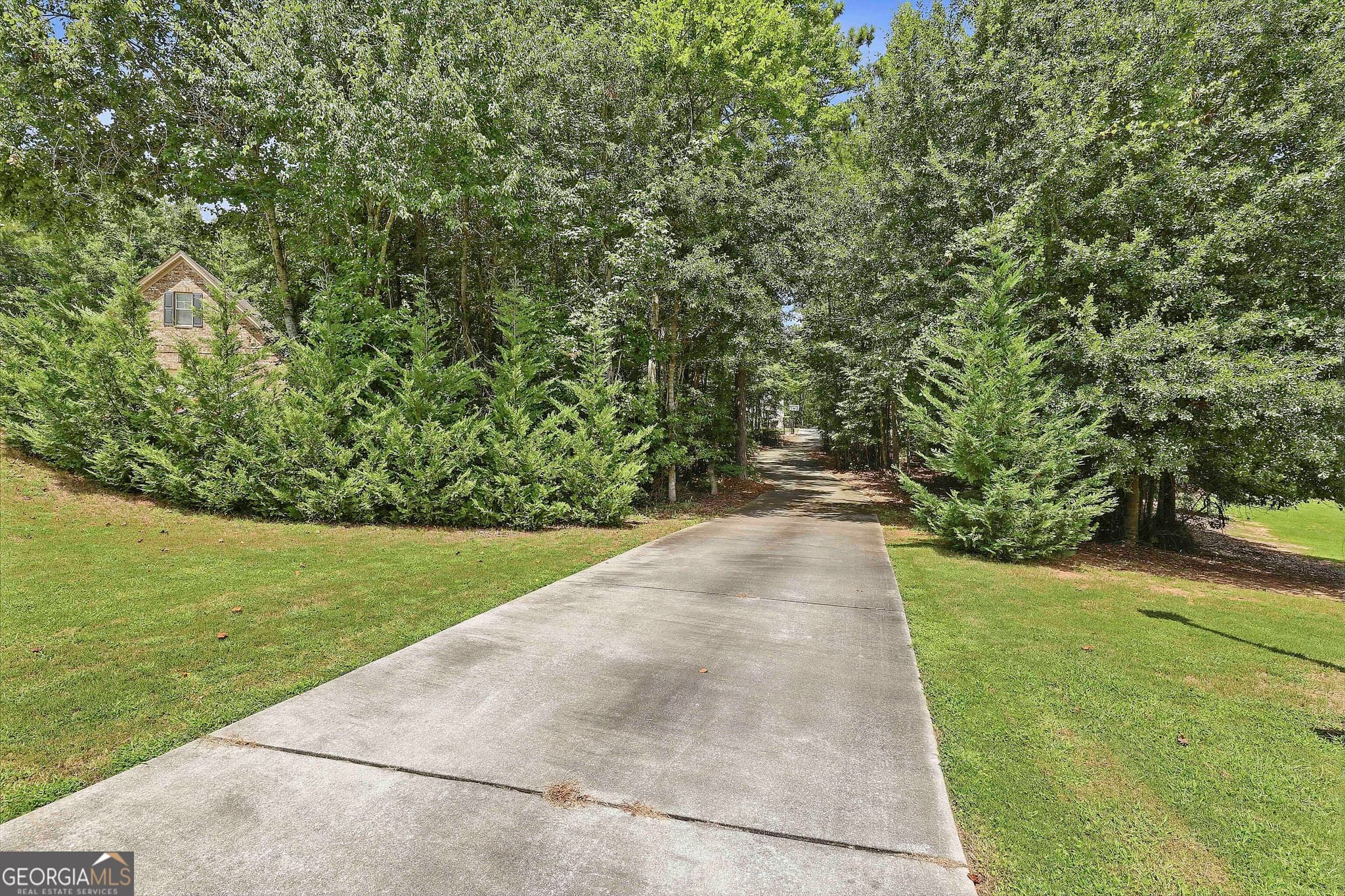 5 bedroom, 5 bathroom, 5,682 sq ft single family residence for sale at 114 Ranan Lane, Newnan, GA 30263 — photo 2