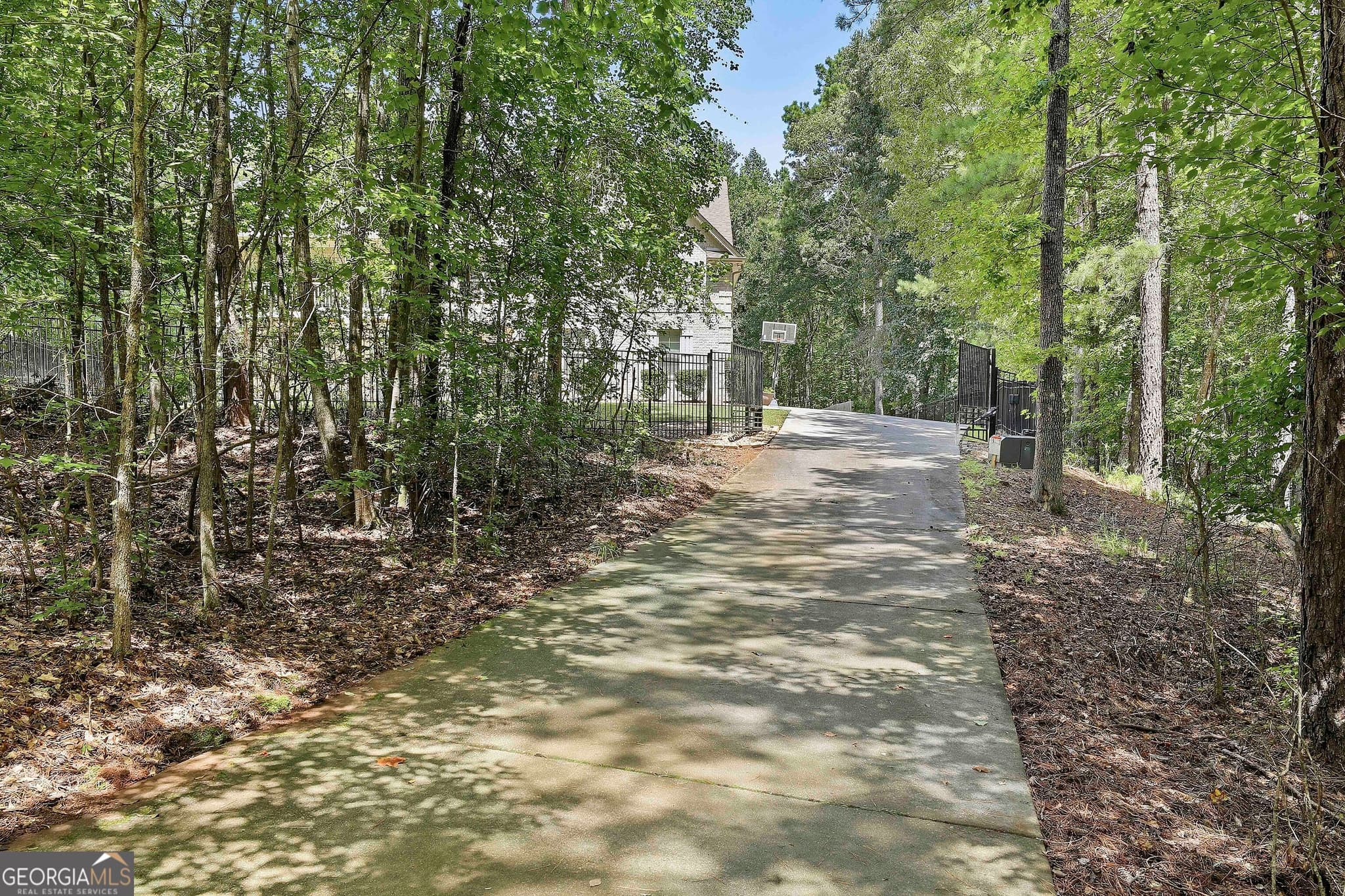 5 bedroom, 5 bathroom, 5,682 sq ft single family residence for sale at 114 Ranan Lane, Newnan, GA 30263 — photo 3
