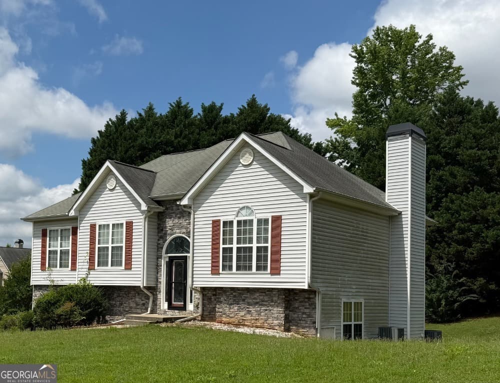 4 bedroom, 3 bathroom, 2,512 sq ft single family residence for sale at 2043 Reserve Parkway, Mcdonough, GA 30253 — photo 2