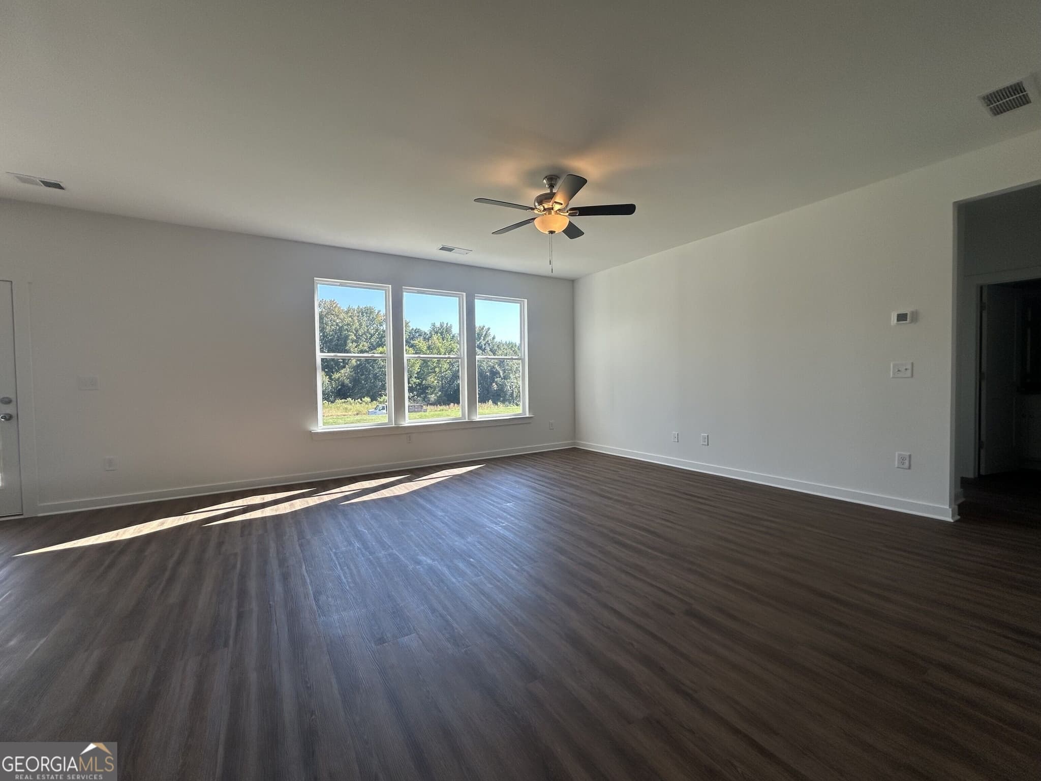 4 bedroom, 3 bathroom, 2,517 sq ft single family residence for sale at 260 Crimson Feather Drive, Jefferson, GA 30549 — photo 5