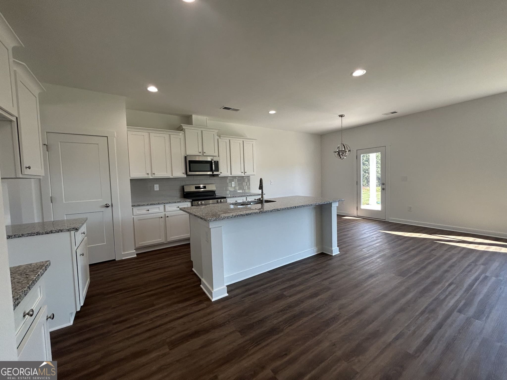 4 bedroom, 3 bathroom, 2,517 sq ft single family residence for sale at 260 Crimson Feather Drive, Jefferson, GA 30549 — photo 4