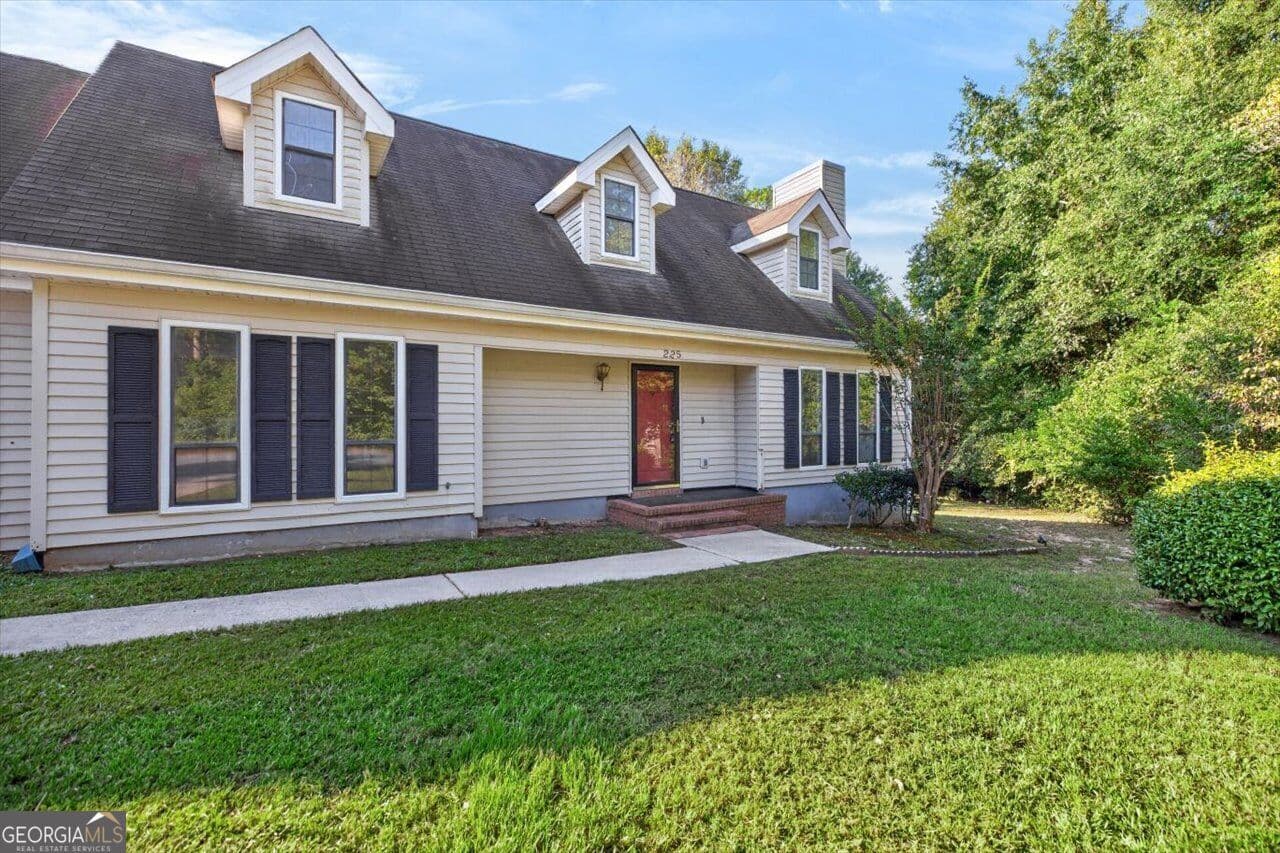 3 bedroom, 2 bathroom, 1,811 sq ft single family residence for sale at 225 Blue Ridge Lane, Warner Robins, GA 31088 — photo 4