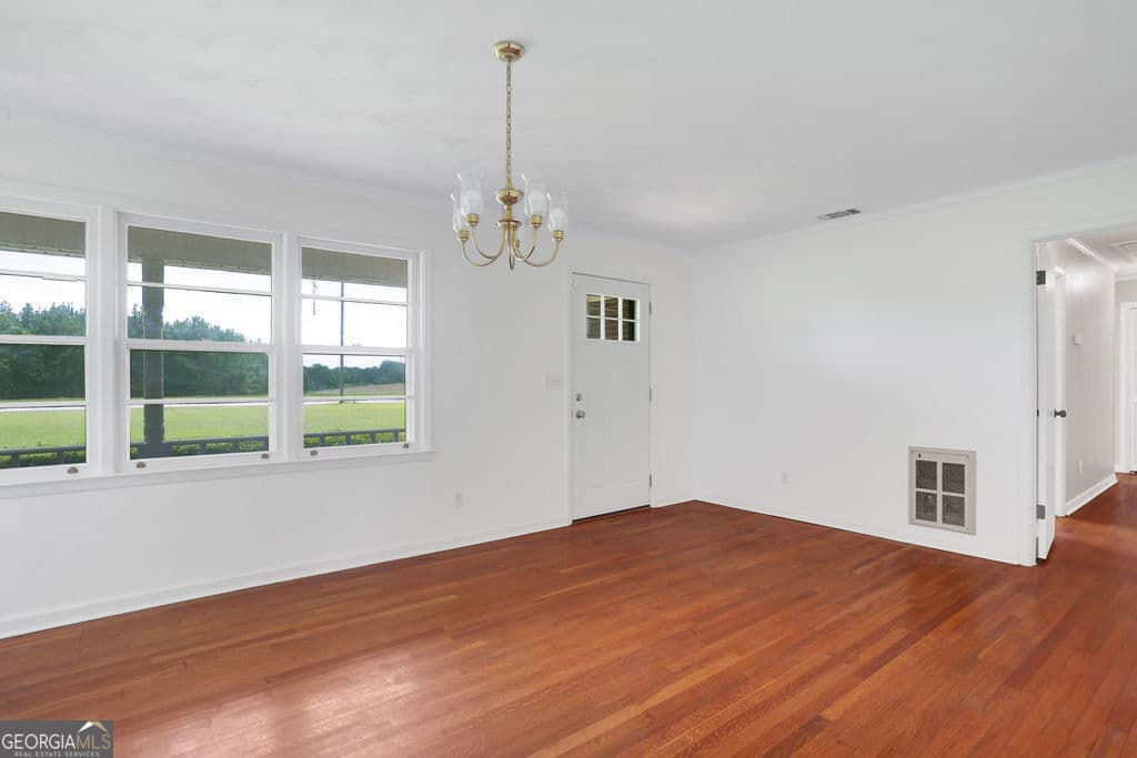 4 bedroom, 3 bathroom, 2,210 sq ft single family residence under contract at 2362 Millen Highway, Sylvania, GA 30467 — photo 5