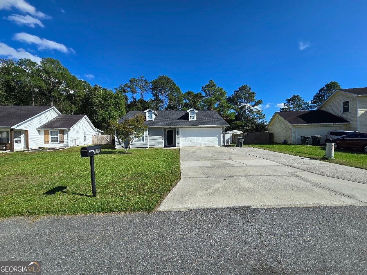 3 bedroom, 2 bathroom, 1,646 sq ft single family residence for rent at 118 Lake Ashley Drive, Kingsland, GA 31548 for $2,000 a month — photo 2