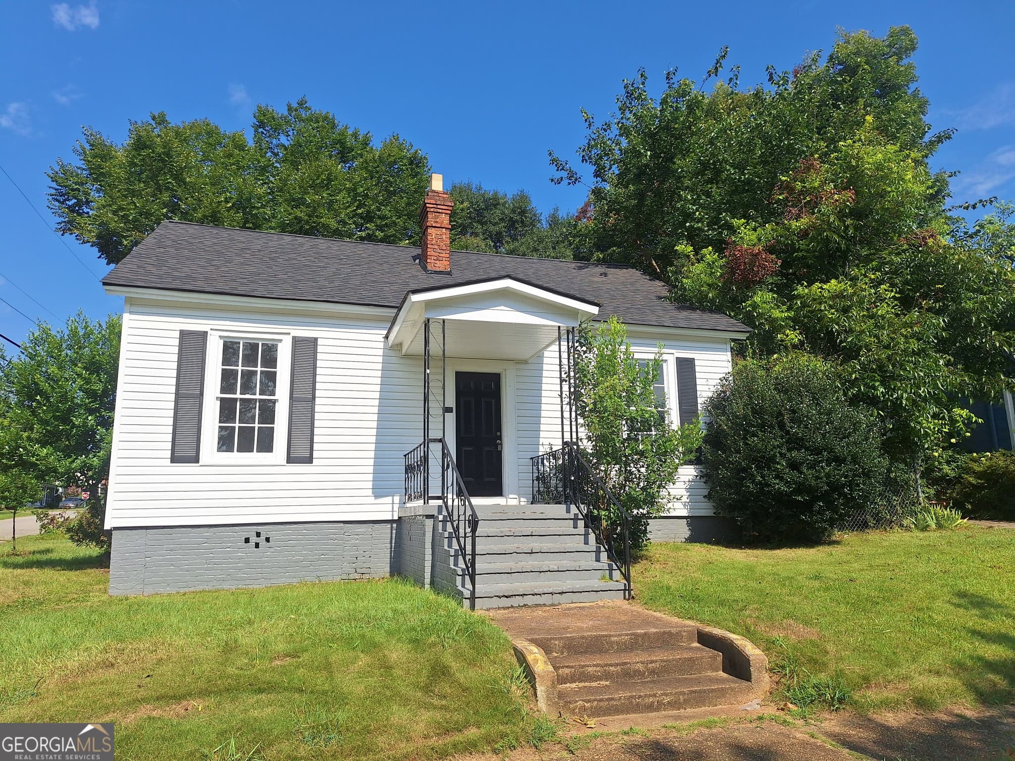 4 bedroom, 2 bathroom, 2,498 sq ft single family residence for sale at 212 S 5th Avenue, Lanett, AL 36863 — photo 3