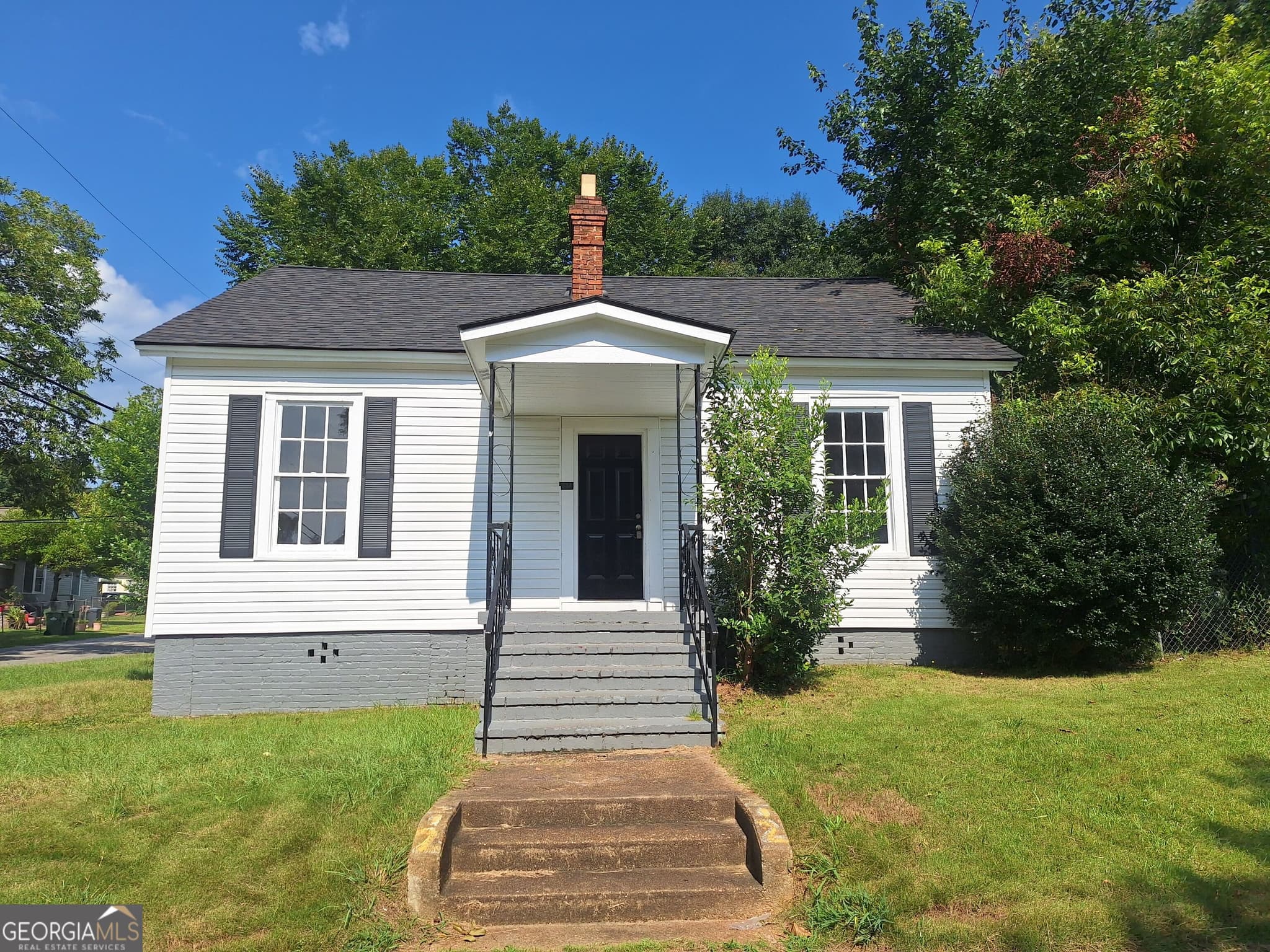 4 bedroom, 2 bathroom, 2,498 sq ft single family residence for sale at 212 S 5th Avenue, Lanett, AL 36863