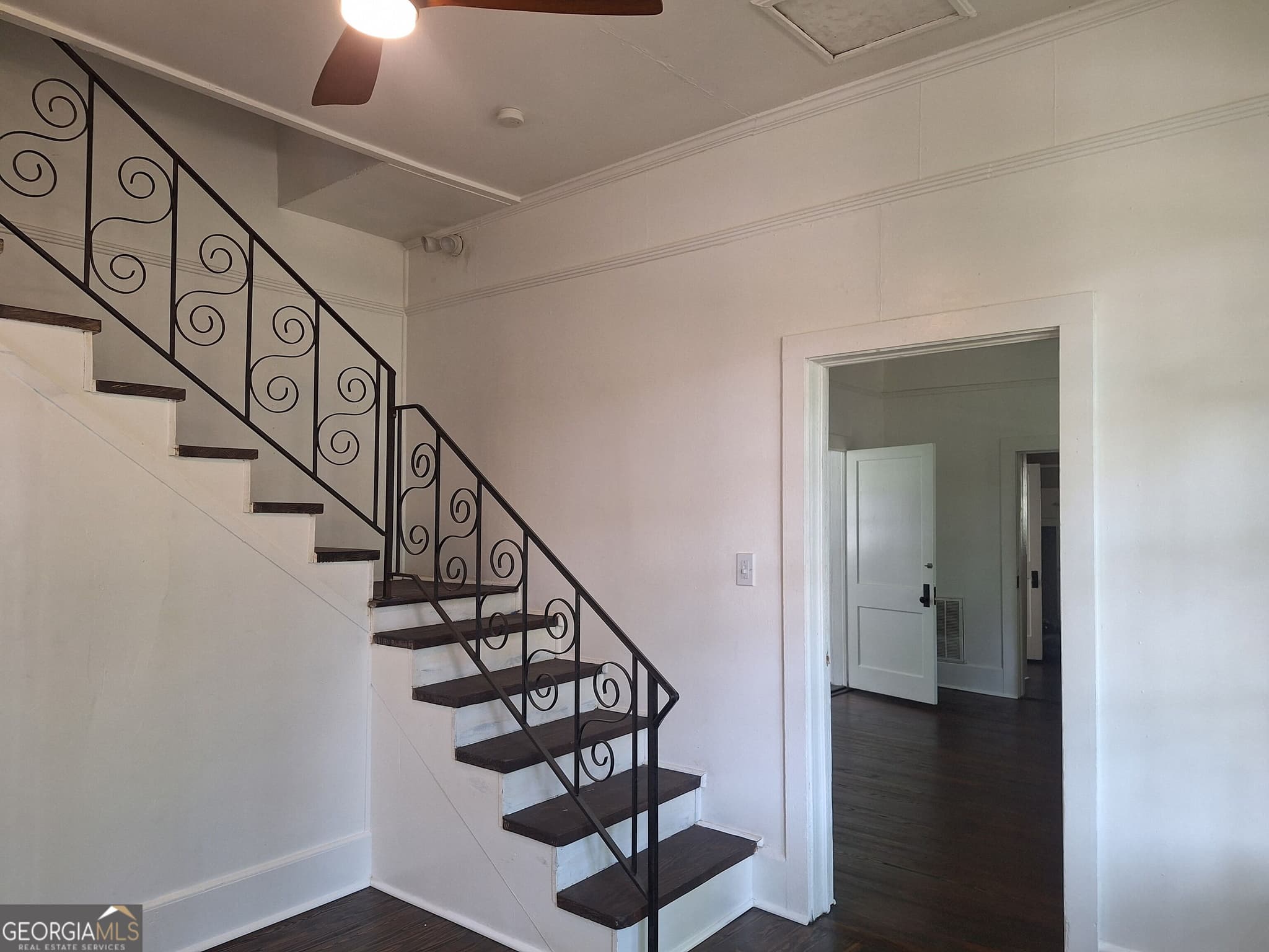4 bedroom, 2 bathroom, 2,498 sq ft single family residence for sale at 212 S 5th Avenue, Lanett, AL 36863 — photo 4