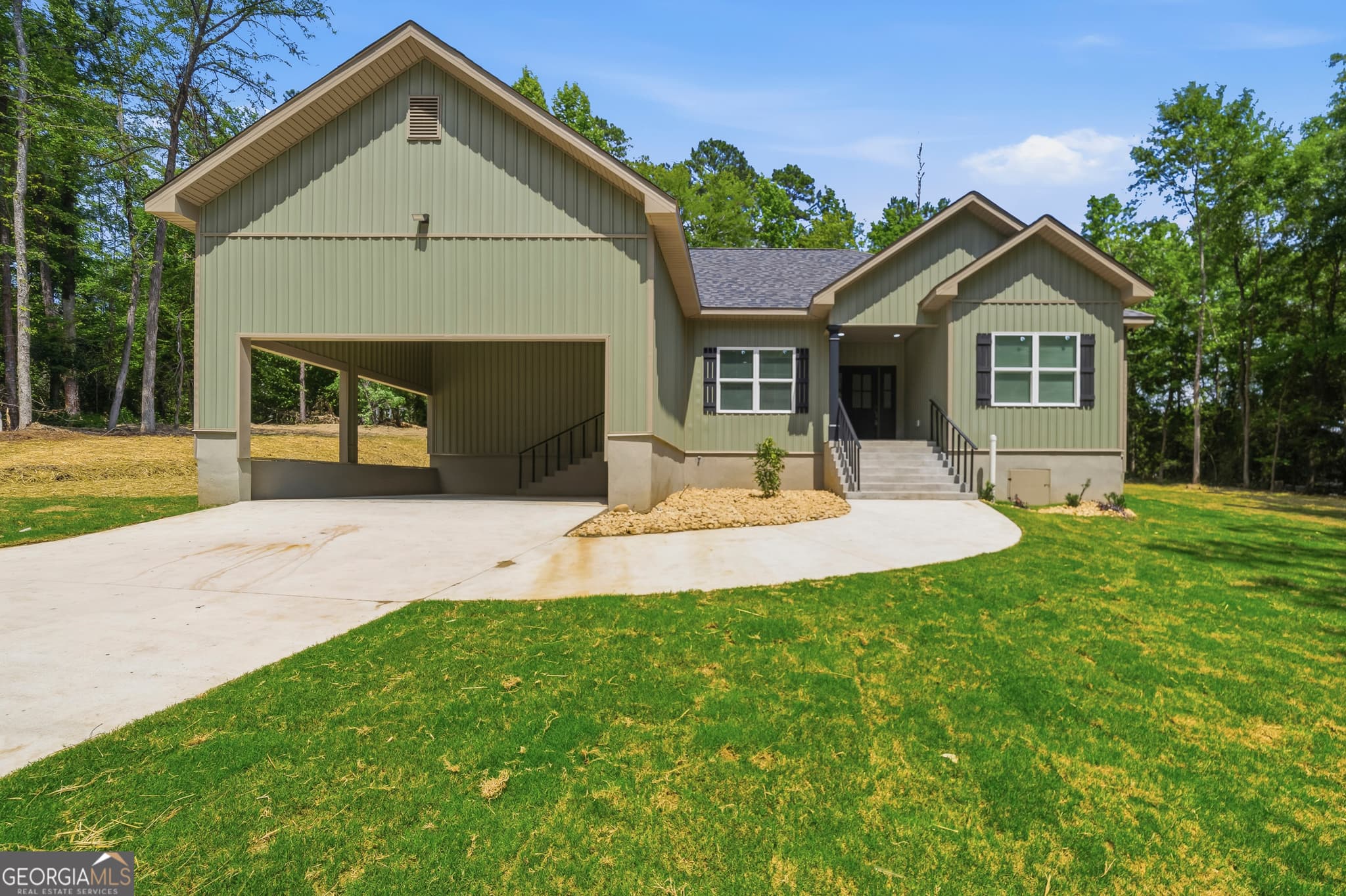 4 bedroom, 3 bathroom, 1,650 sq ft single family residence for sale at 109 Green Lake Drive, Milledgeville, GA 31061 — photo 3