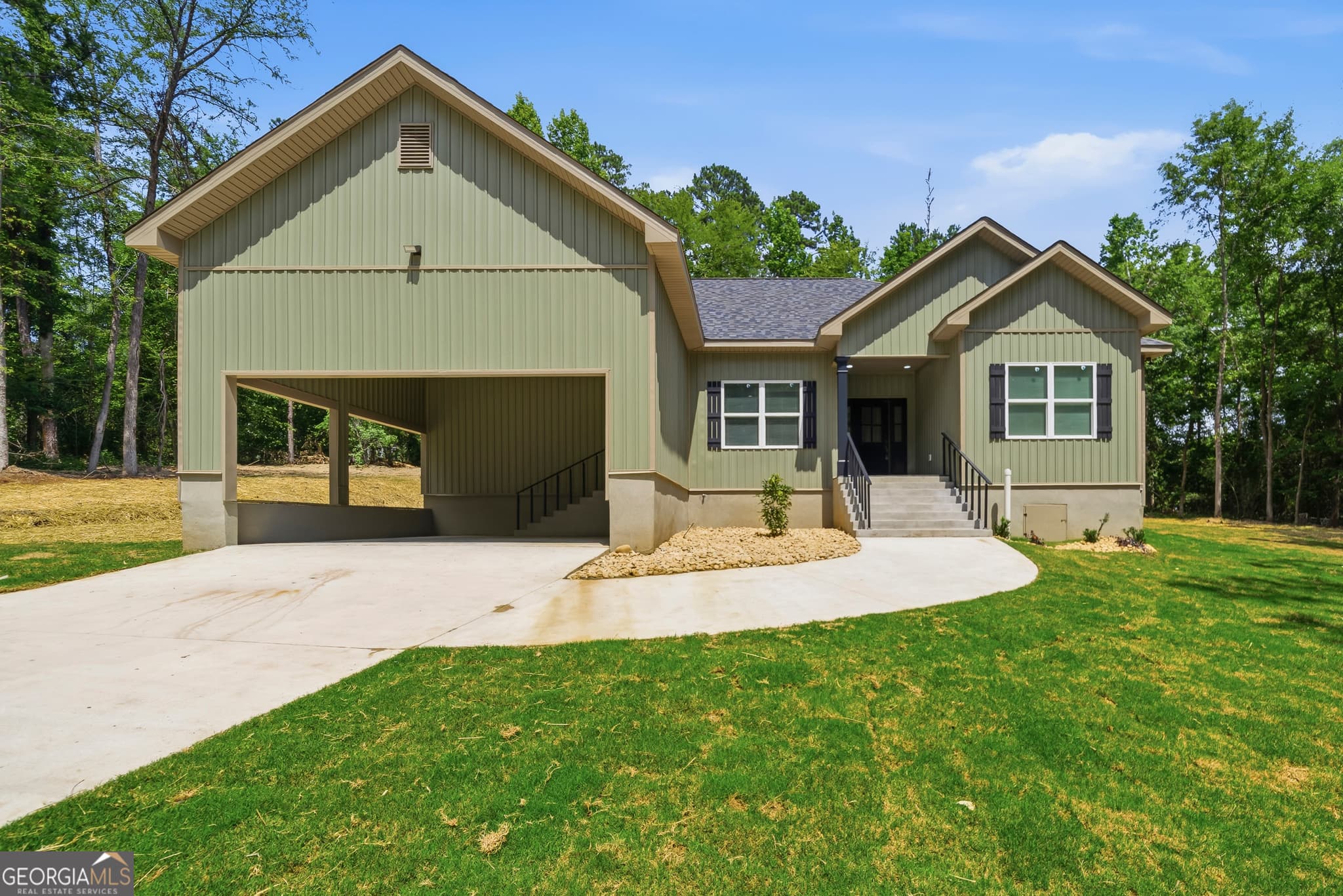 4 bedroom, 3 bathroom, 1,650 sq ft single family residence for sale at 109 Green Lake Drive, Milledgeville, GA 31061