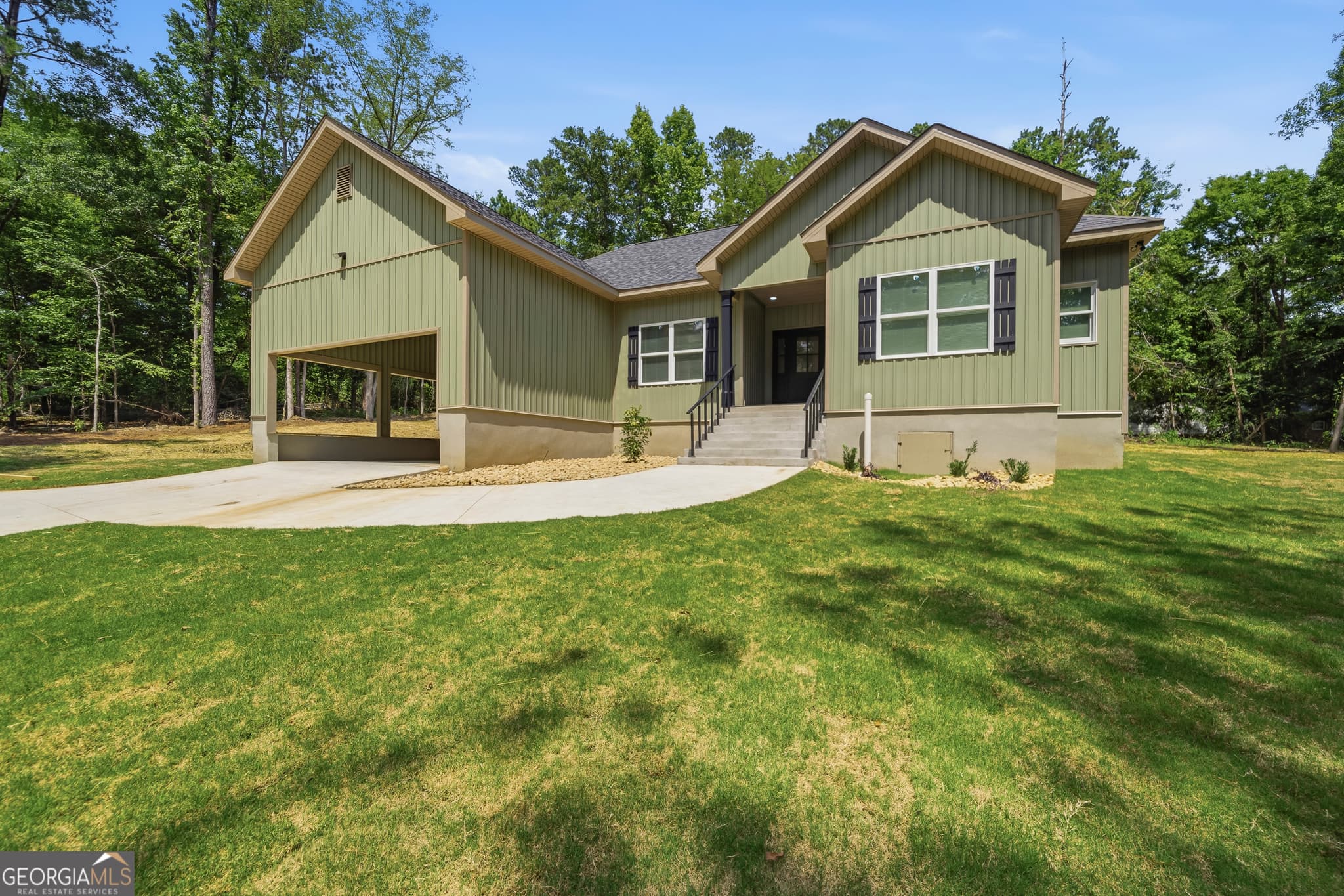 4 bedroom, 3 bathroom, 1,650 sq ft single family residence for sale at 109 Green Lake Drive, Milledgeville, GA 31061 — photo 4