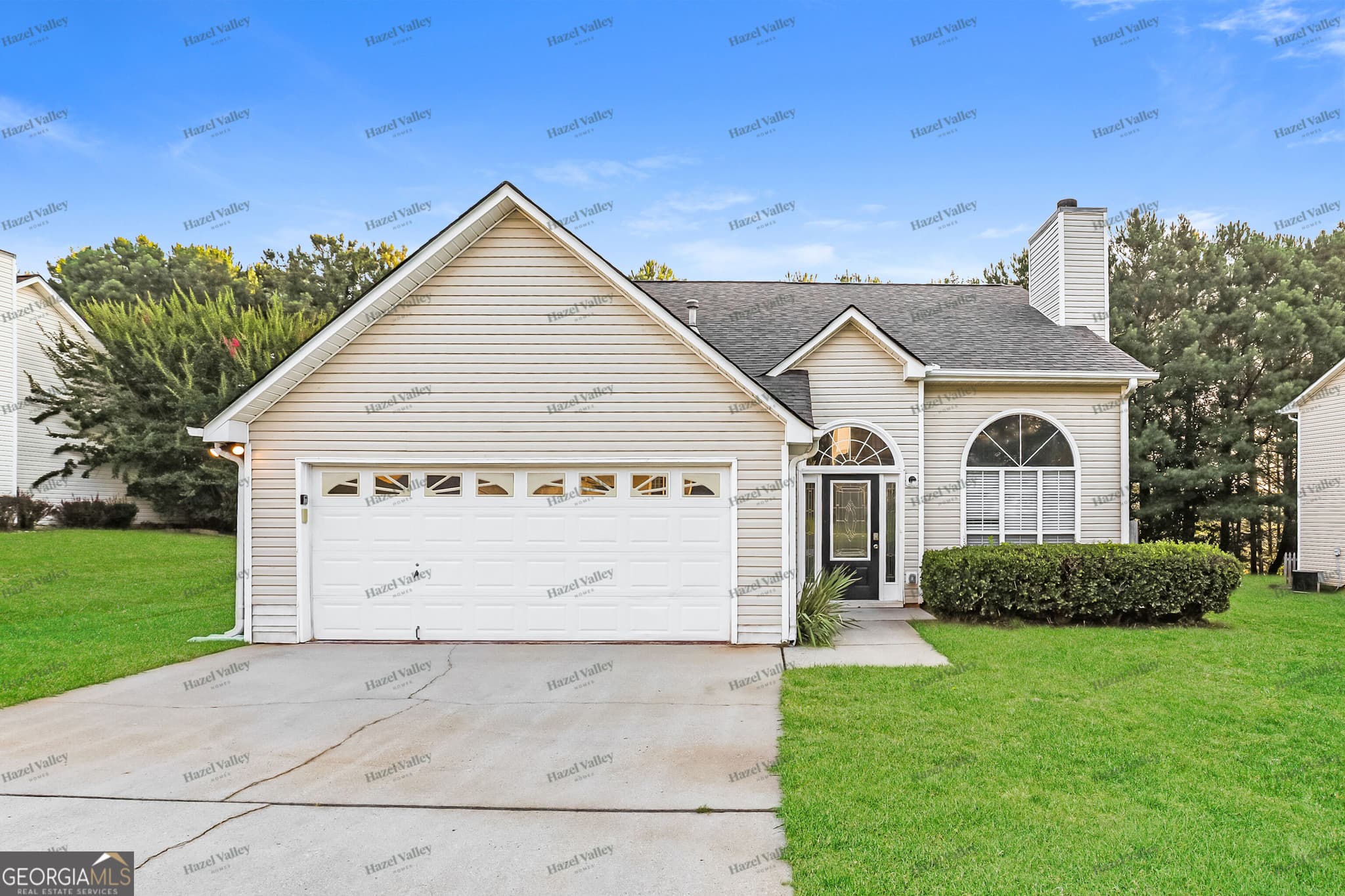 3 bedroom, 2 bathroom, 1,836 sq ft single family residence for rent at 212 Players Circle, Fayetteville, GA 30215 for $2,030 a month — photo 1 of 1