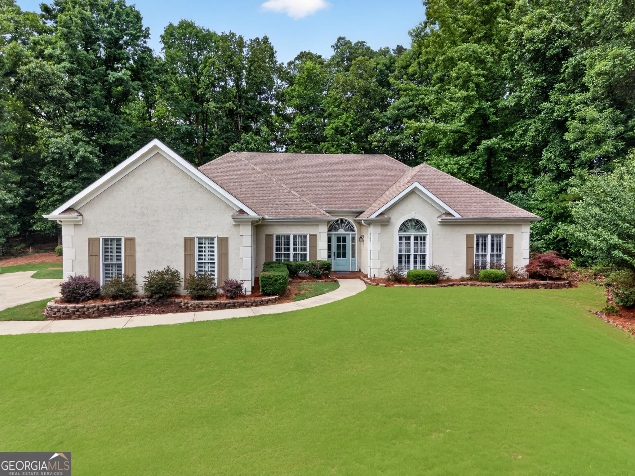 5 bedroom, 3.5 bathroom, 2,850 sq ft single family residence sold at 216 Chattan Trail, Peachtree City, GA 30269