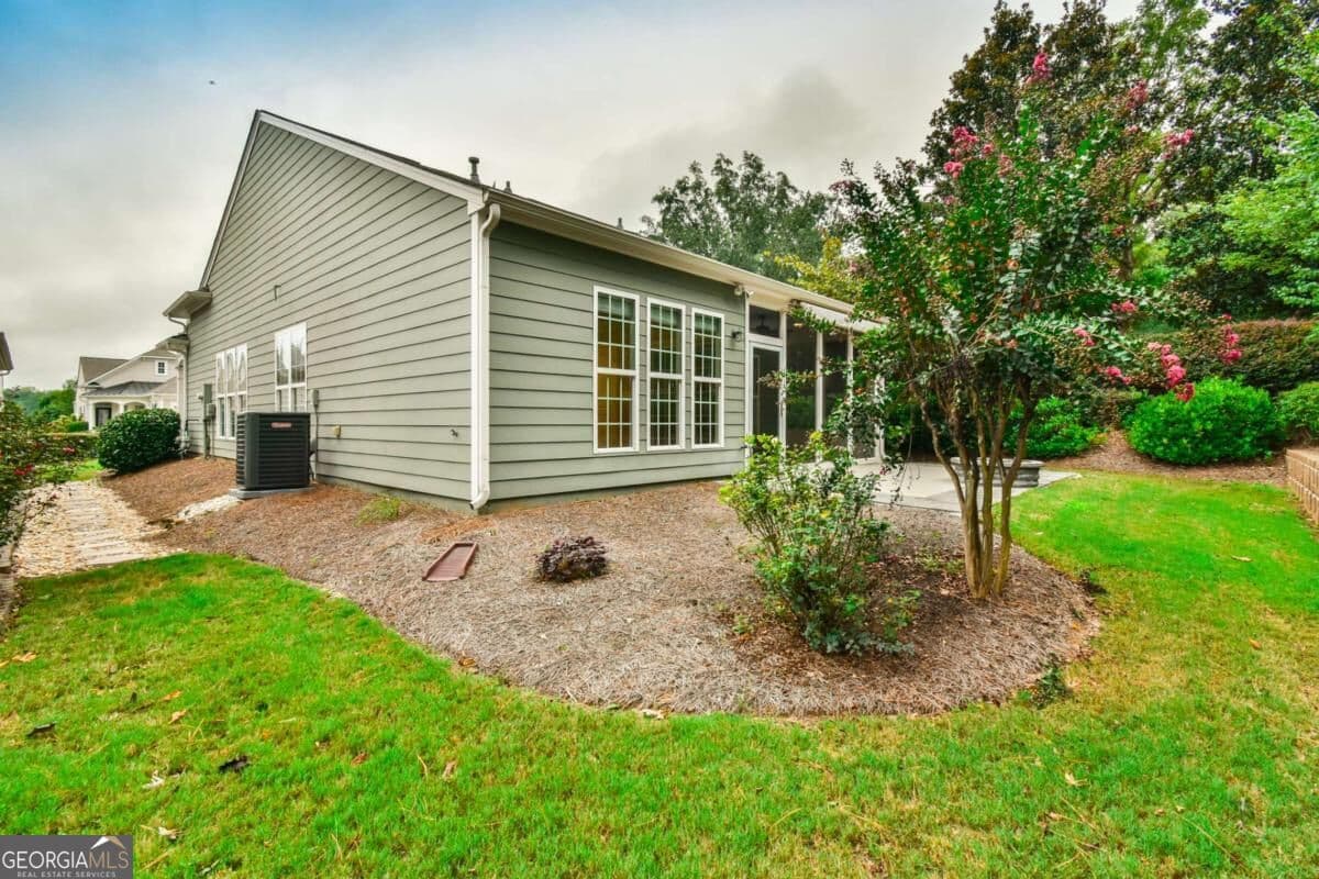 2 bedroom, 2 bathroom, 1,405 sq ft single family residence for sale at 6203 Ivy Stone Way, Hoschton, GA 30548 — photo 3