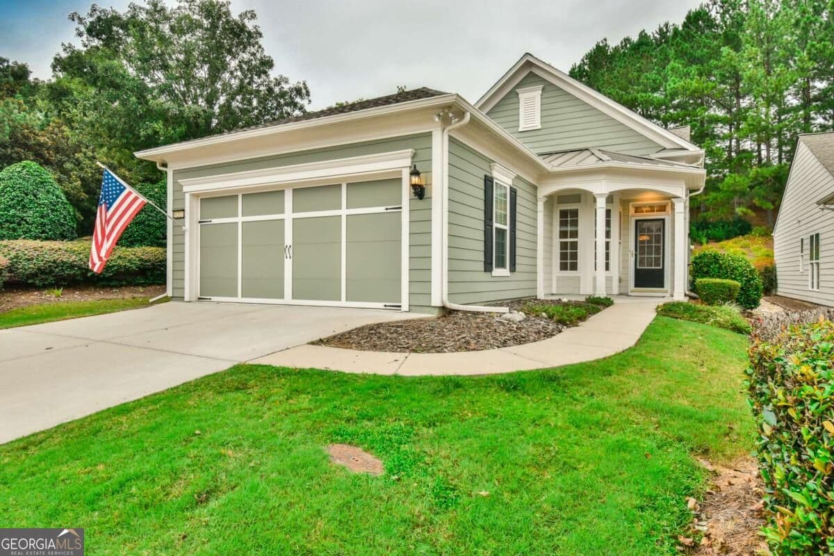 2 bedroom, 2 bathroom, 1,405 sq ft single family residence for sale at 6203 Ivy Stone Way, Hoschton, GA 30548 — photo 1 of 44