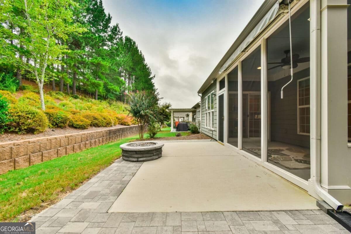 2 bedroom, 2 bathroom, 1,405 sq ft single family residence for sale at 6203 Ivy Stone Way, Hoschton, GA 30548 — photo 4