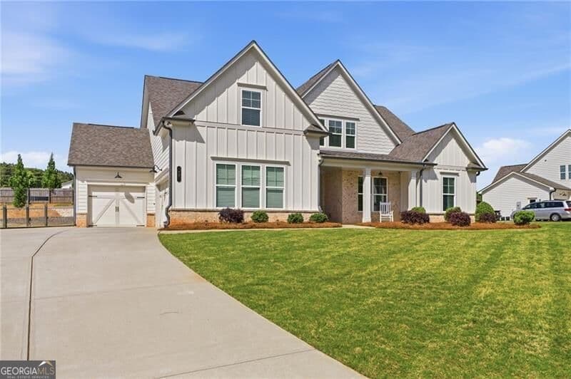 4 bedroom, 3.5 bathroom, 3,186 sq ft single family residence for sale at 77 Wallace Drive, Winder, GA 30680 — photo 2