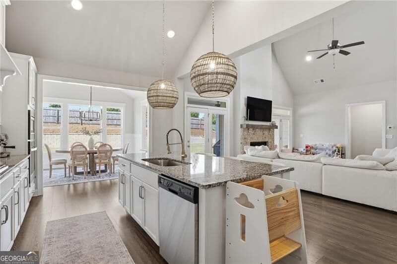 4 bedroom, 3.5 bathroom, 3,186 sq ft single family residence for sale at 77 Wallace Drive, Winder, GA 30680 — photo 8