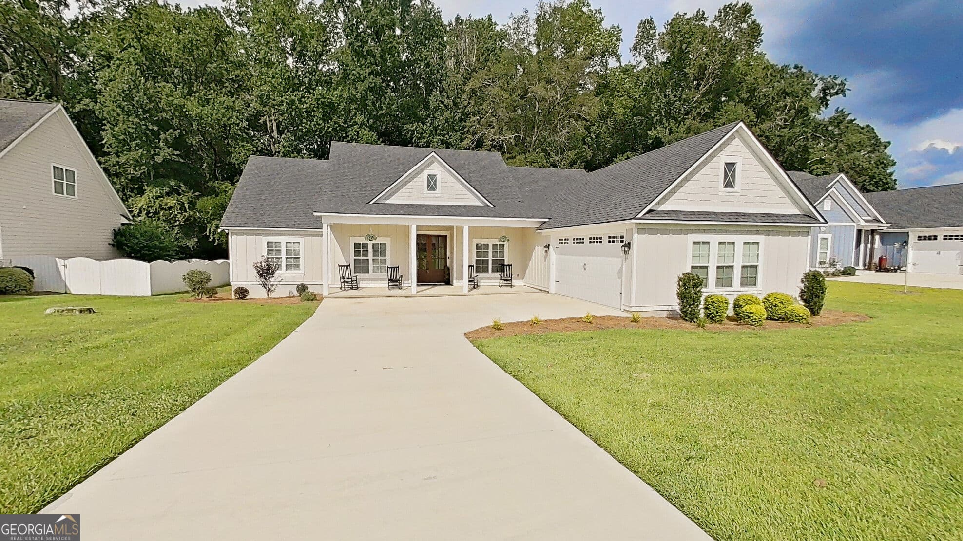 4 bedroom, 3 bathroom, 2,668 sq ft single family residence for sale at 370 Madison Boulevard, Thomasville, GA 31757 — photo 1 of 88