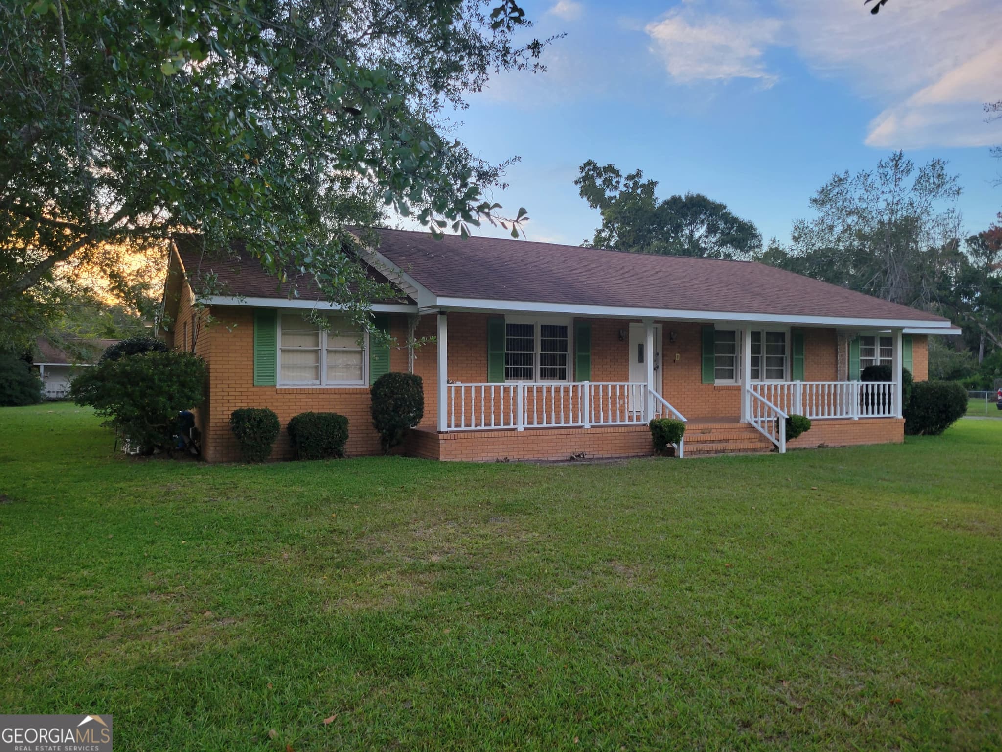 6 bedroom, 3 bathroom, 3,759 sq ft single family residence for sale at 139 Moore Street, Willacoochee, GA 31650 — photo 3