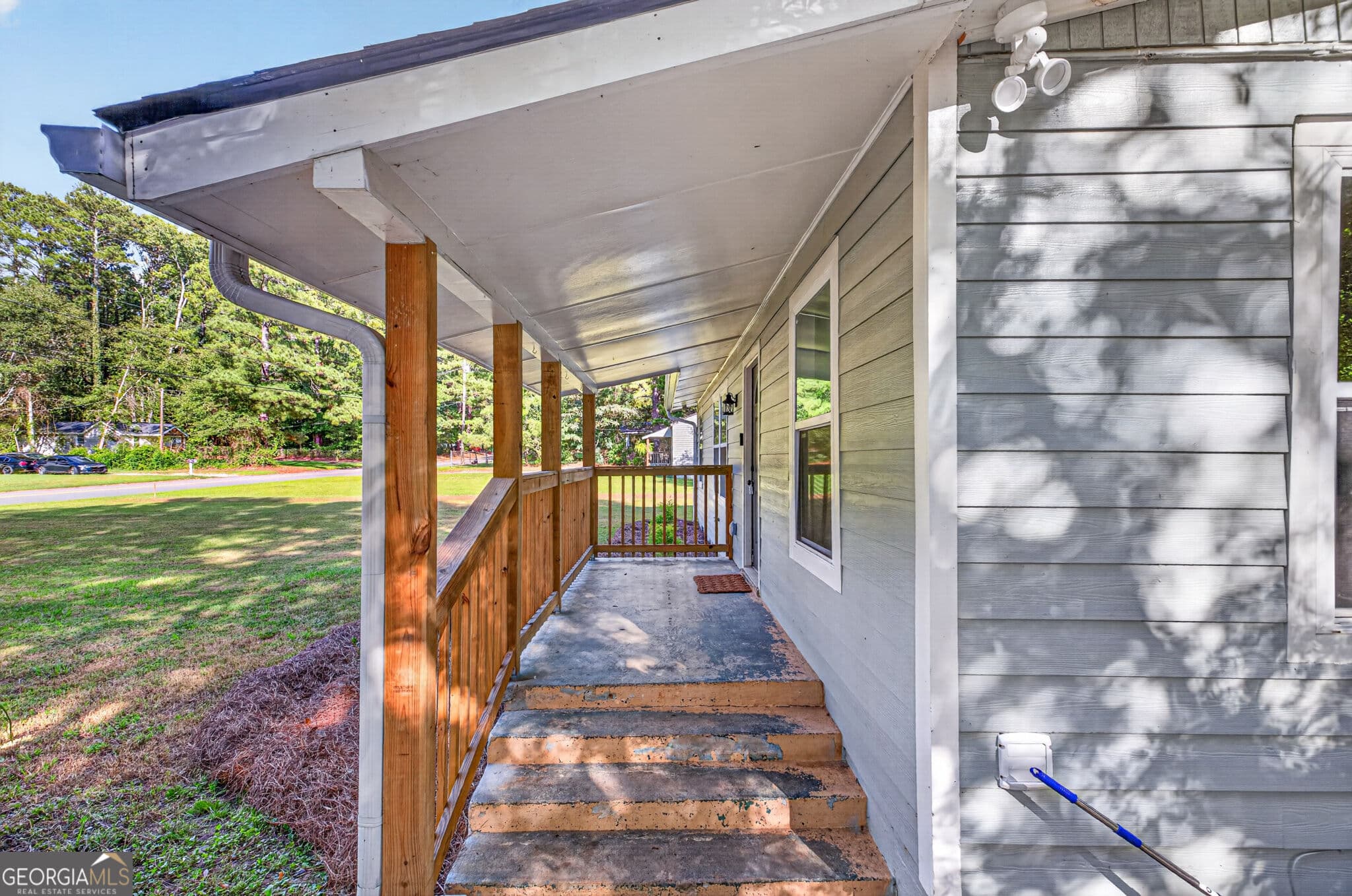 3 bedroom, 2 bathroom, 1,040 sq ft single family residence for sale at 34 Pickens Drive, Griffin, GA 30223 — photo 2