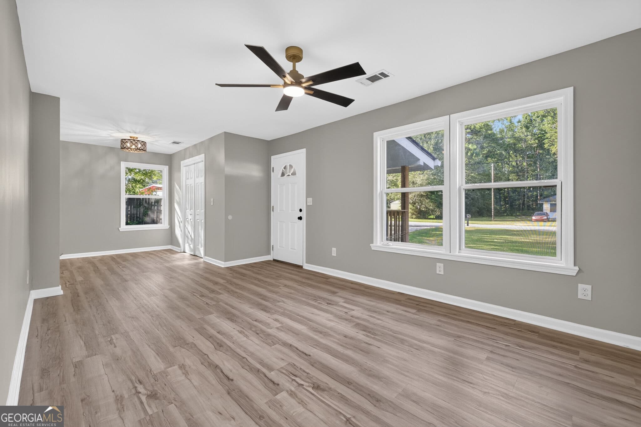 3 bedroom, 2 bathroom, 1,040 sq ft single family residence for sale at 34 Pickens Drive, Griffin, GA 30223 — photo 3