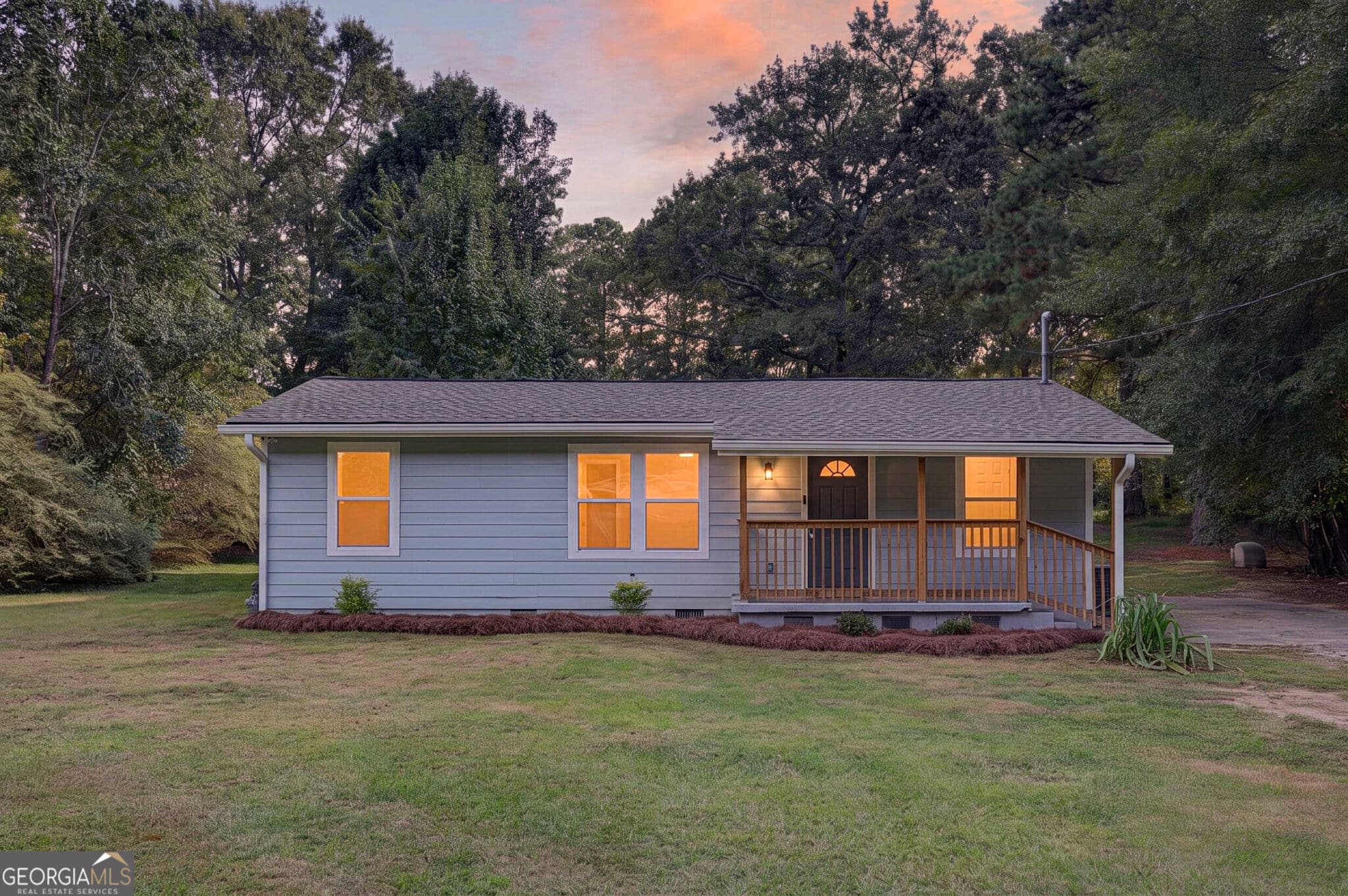 3 bedroom, 2 bathroom, 1,040 sq ft single family residence for sale at 34 Pickens Drive, Griffin, GA 30223 — photo 1 of 44