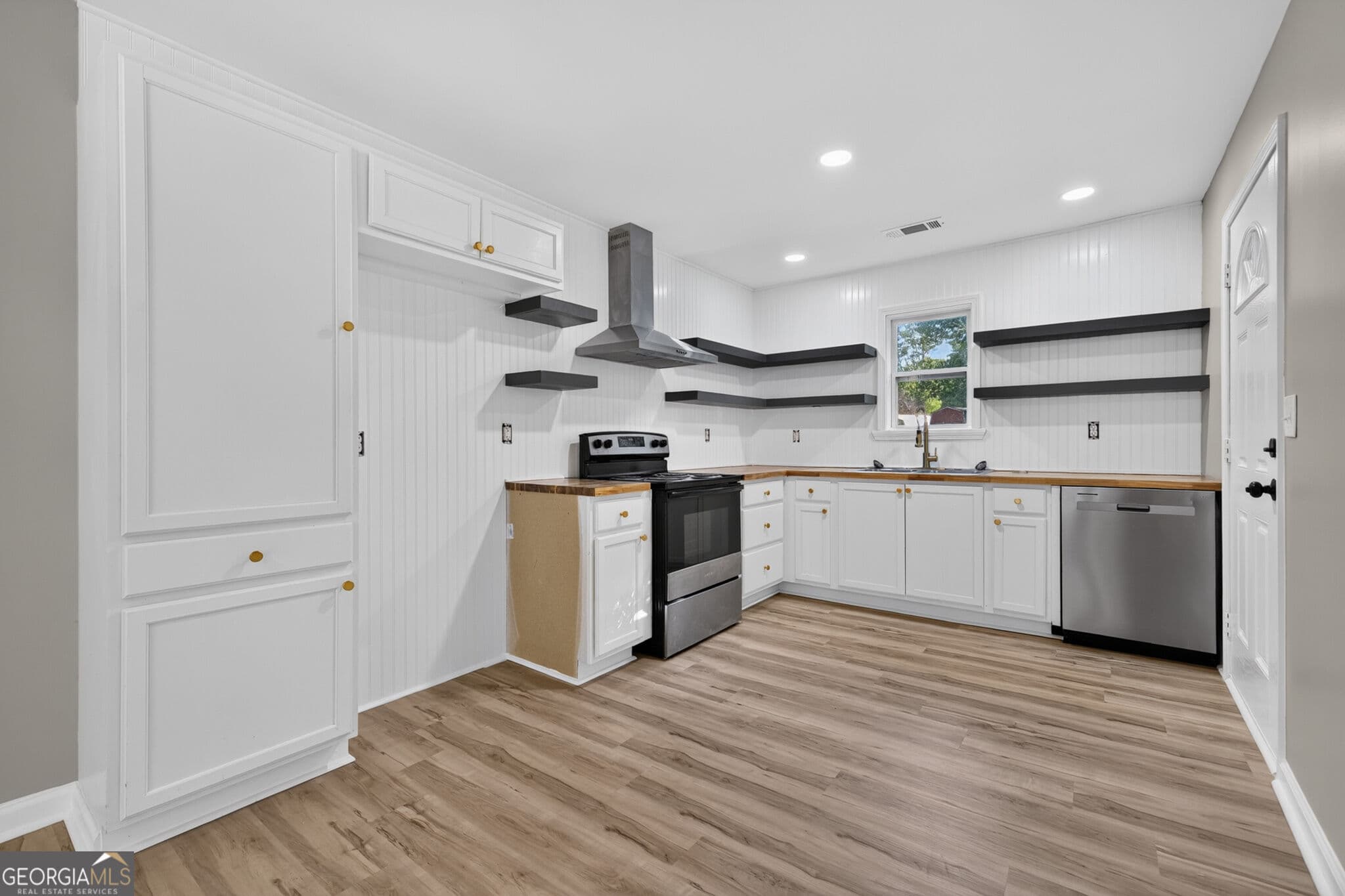 3 bedroom, 2 bathroom, 1,040 sq ft single family residence for sale at 34 Pickens Drive, Griffin, GA 30223 — photo 4