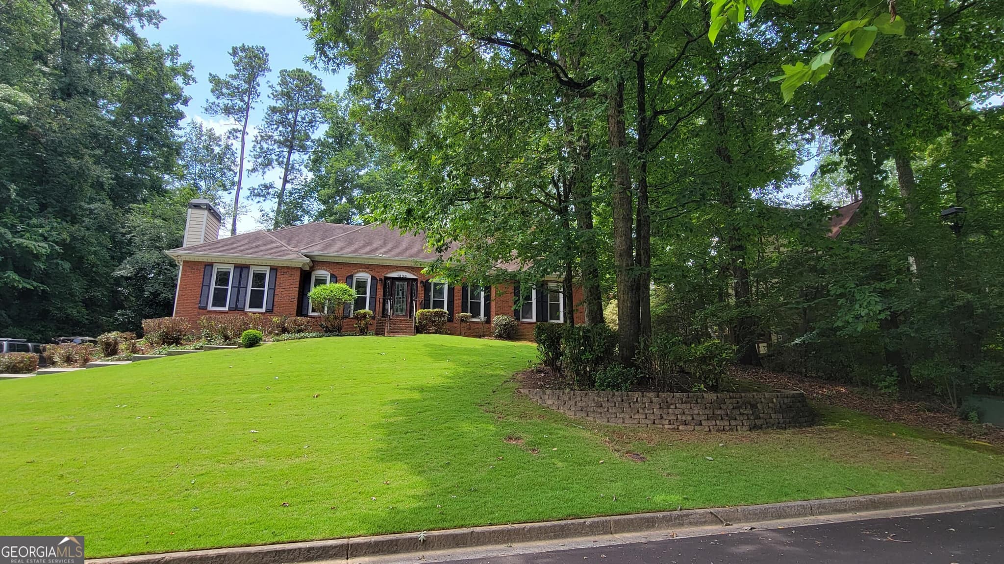 3 bedroom, 2 bathroom, 1,758 sq ft single family residence for rent at 1238 Dunbrooke Lane, Dunwoody, GA 30338 for $3,395 a month — photo 1 of 1