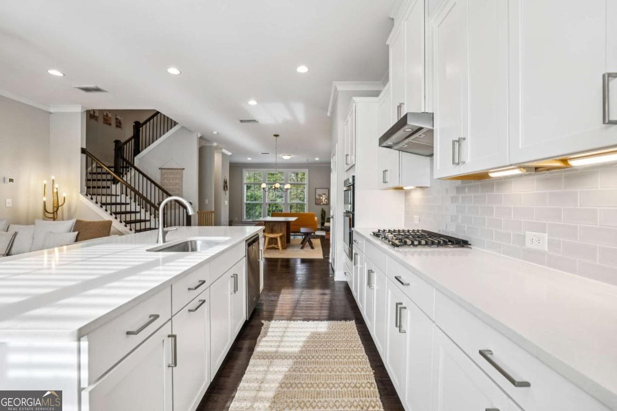 4 bedroom, 3.5 bathroom, 2,594 sq ft townhouse for sale at 140 Fair View Circle, Roswell, GA 30076 — photo 7
