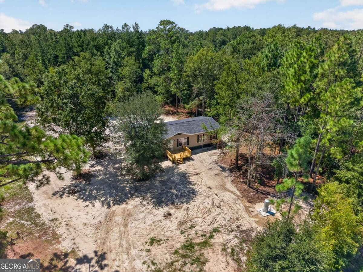 3 bedroom, 2 bathroom, 1,500 sq ft manufactured home,single family residence for sale at 7485 Central Avenue, Waycross, GA 31503