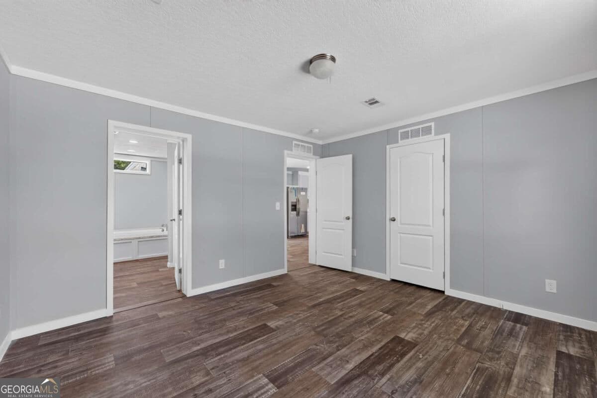 3 bedroom, 2 bathroom, 1,500 sq ft manufactured home,single family residence for sale at 7485 Central Avenue, Waycross, GA 31503 — photo 9