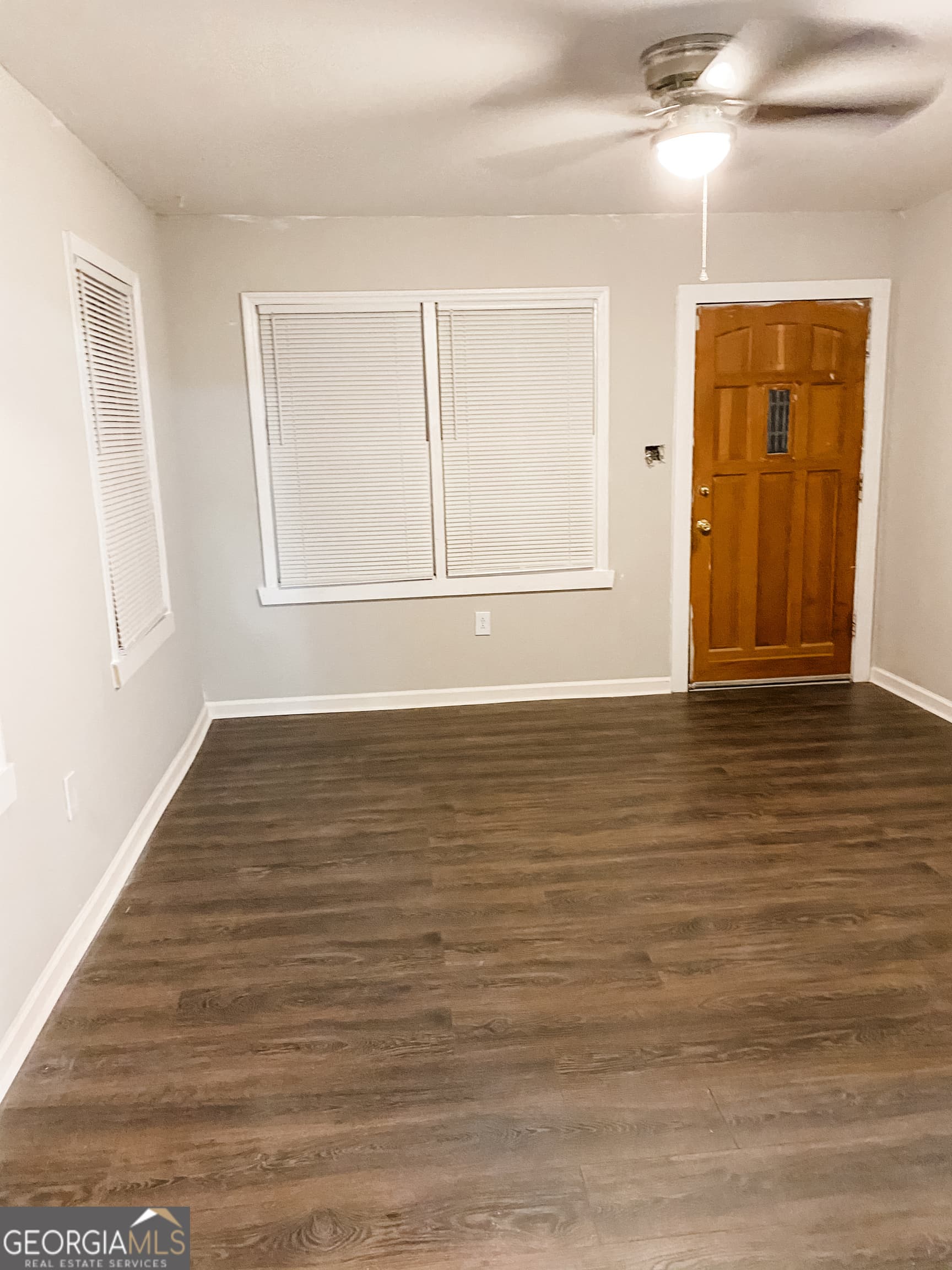 4 bedroom, 2 bathroom, 1,643 sq ft single family residence for sale at 618 Robinson Drive, Jesup, GA 31545 — photo 2