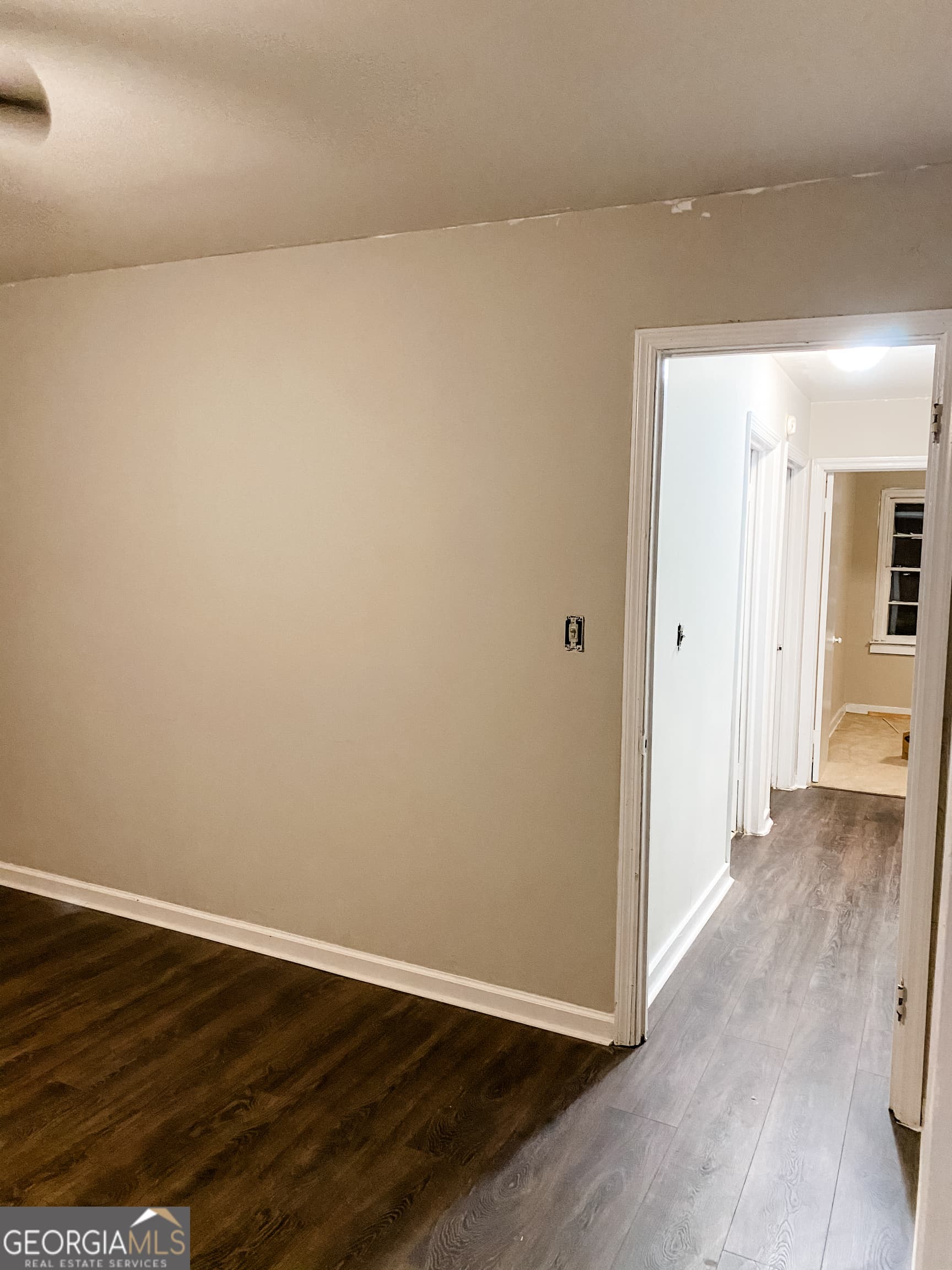 4 bedroom, 2 bathroom, 1,643 sq ft single family residence for sale at 618 Robinson Drive, Jesup, GA 31545 — photo 3