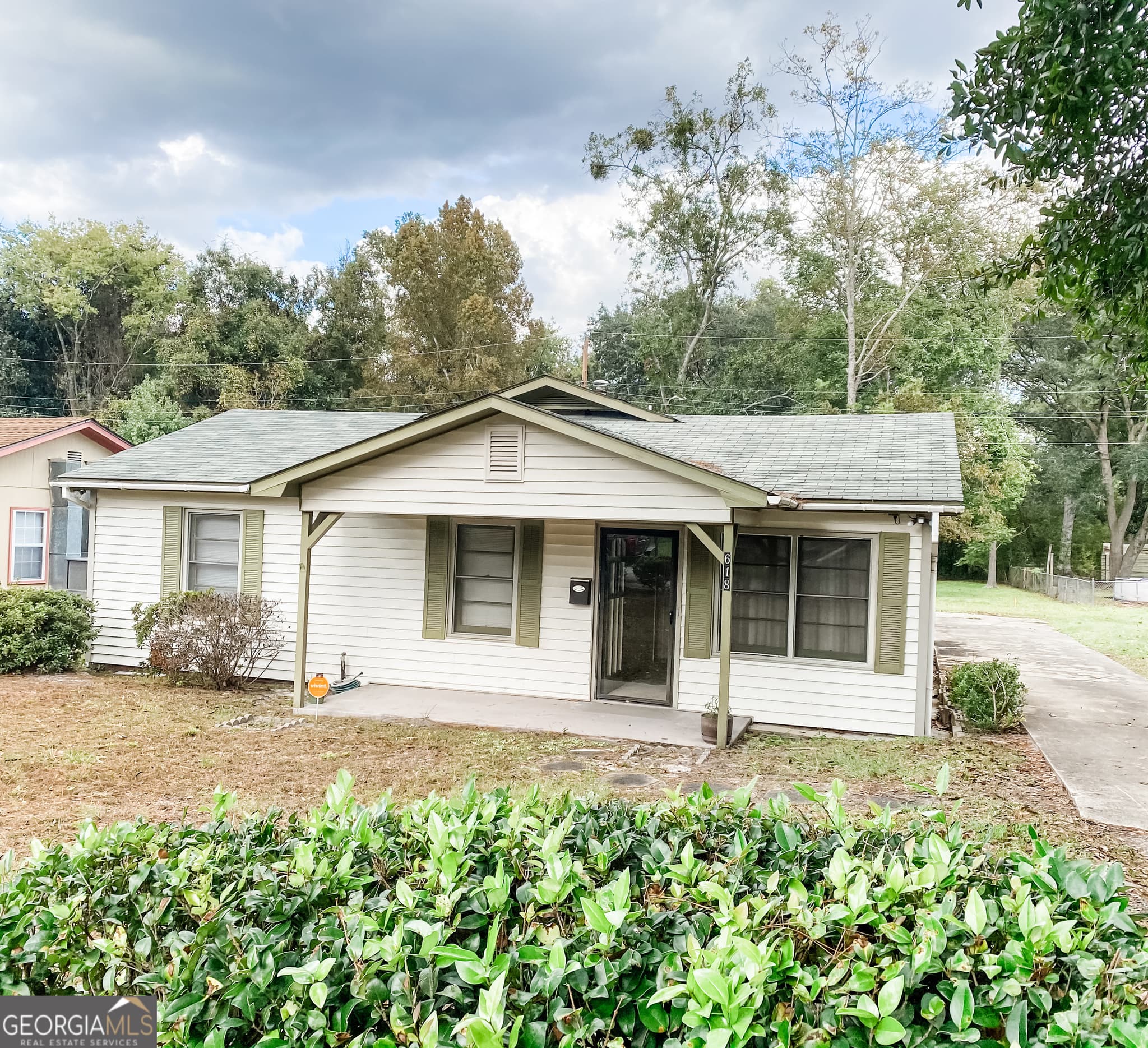 4 bedroom, 2 bathroom, 1,643 sq ft single family residence for sale at 618 Robinson Drive, Jesup, GA 31545