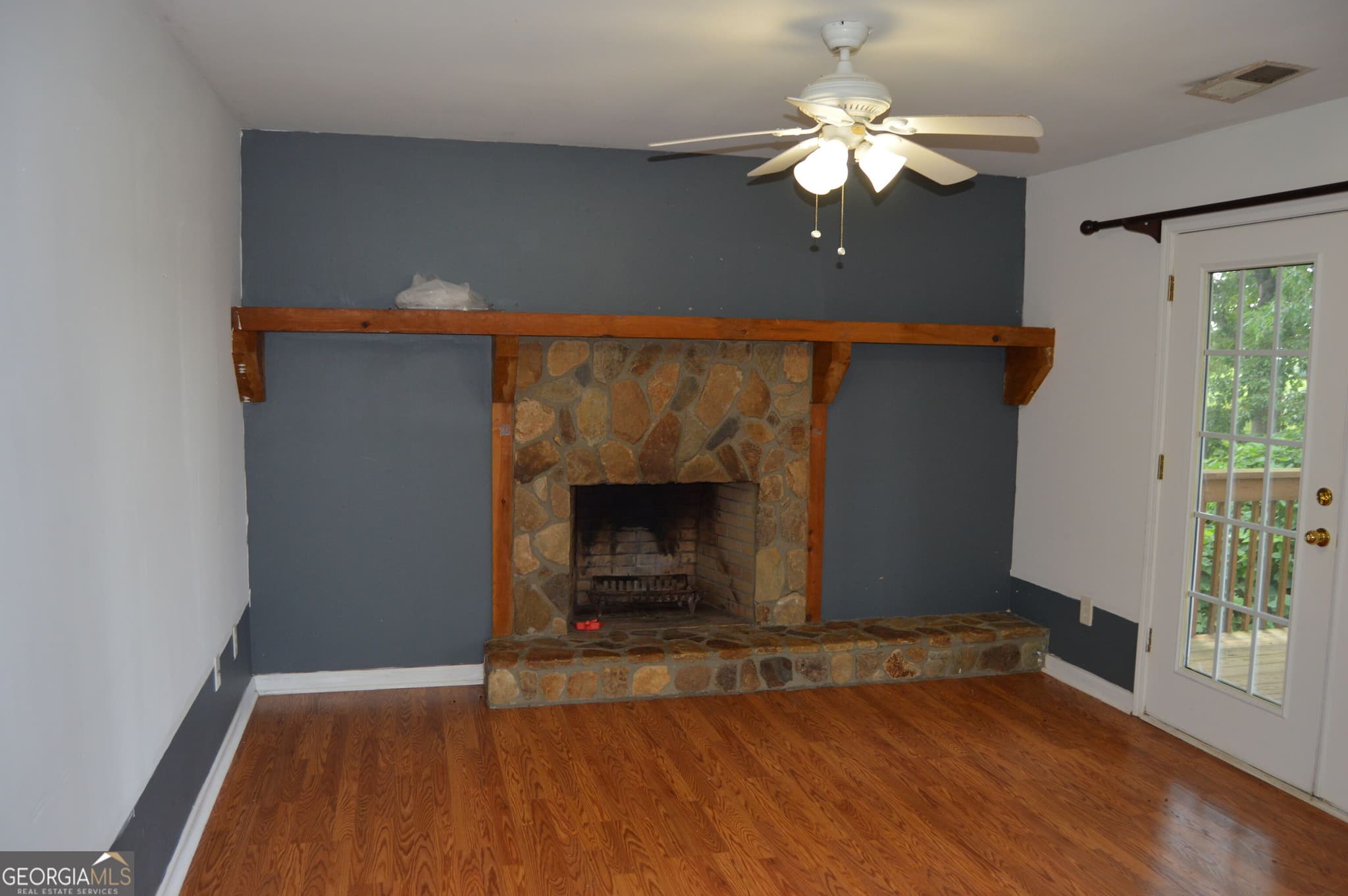 2 bedroom, 1 bathroom, 1,000 sq ft cabin,single family residence for rent at 2200 Price Road, Martin, GA 30557 for $1,500 a month — photo 2
