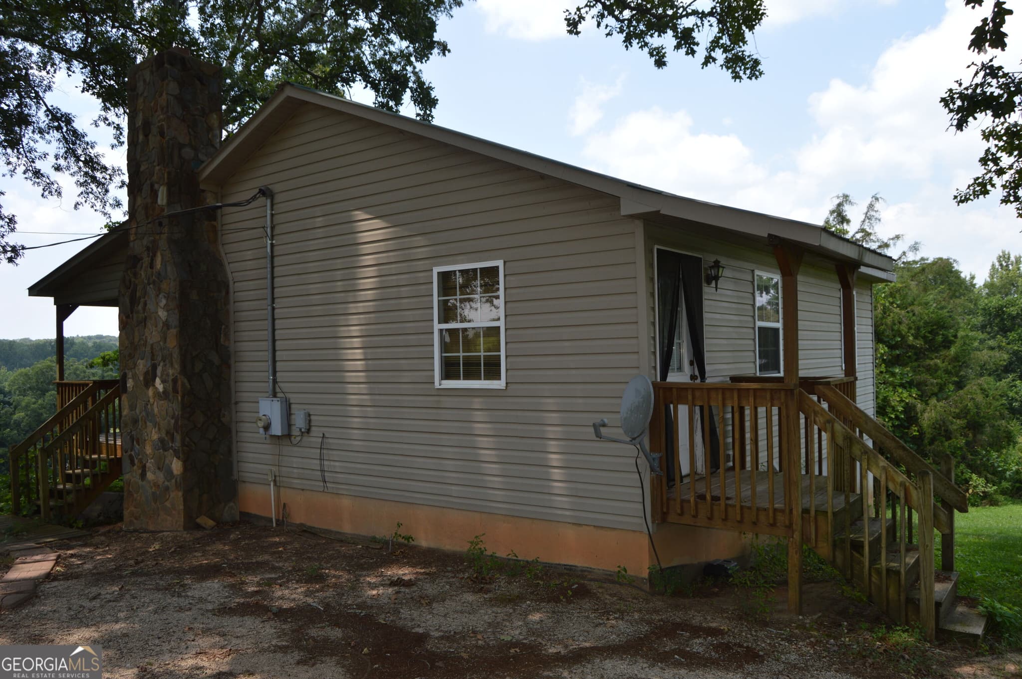 2 bedroom, 1 bathroom, 1,000 sq ft cabin,single family residence for rent at 2200 Price Road, Martin, GA 30557 for $1,500 a month