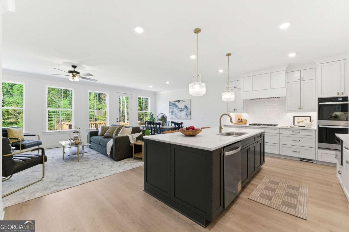 4 bedroom, 3 bathroom, 2,906 sq ft single family residence for sale at 1209 Sterlington Drive, Canton, GA 30115 — photo 8