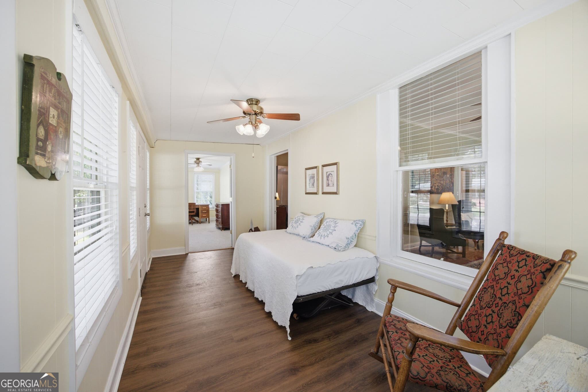 2 bedroom, 2 bathroom, 1,673 sq ft single family residence for sale at 302 E Villanow Street, Lafayette, GA 30728 — photo 3