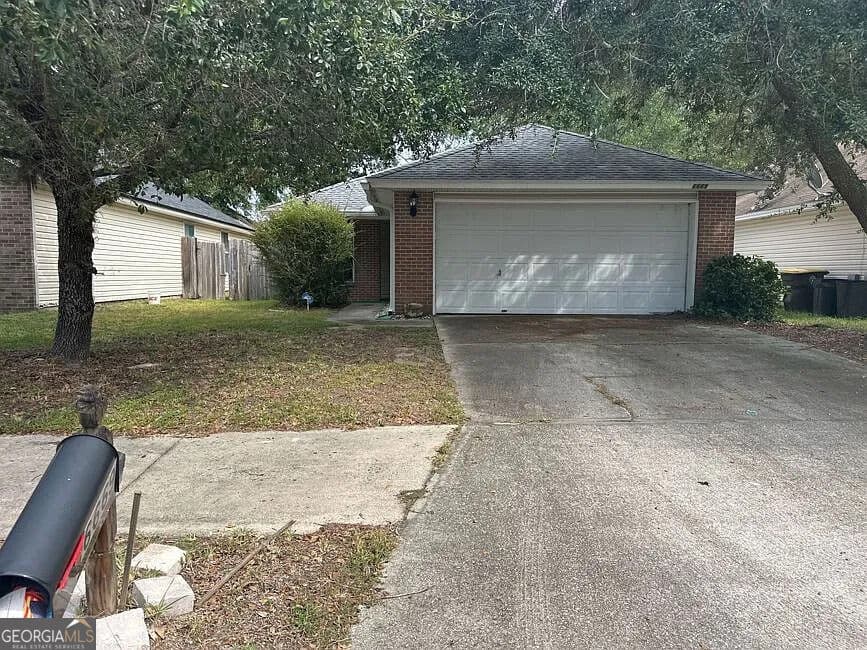 3 bedroom, 2 bathroom, 1,396 sq ft single family residence for sale at 6669 Morse Glen Lane, Jacksonville, FL 32244