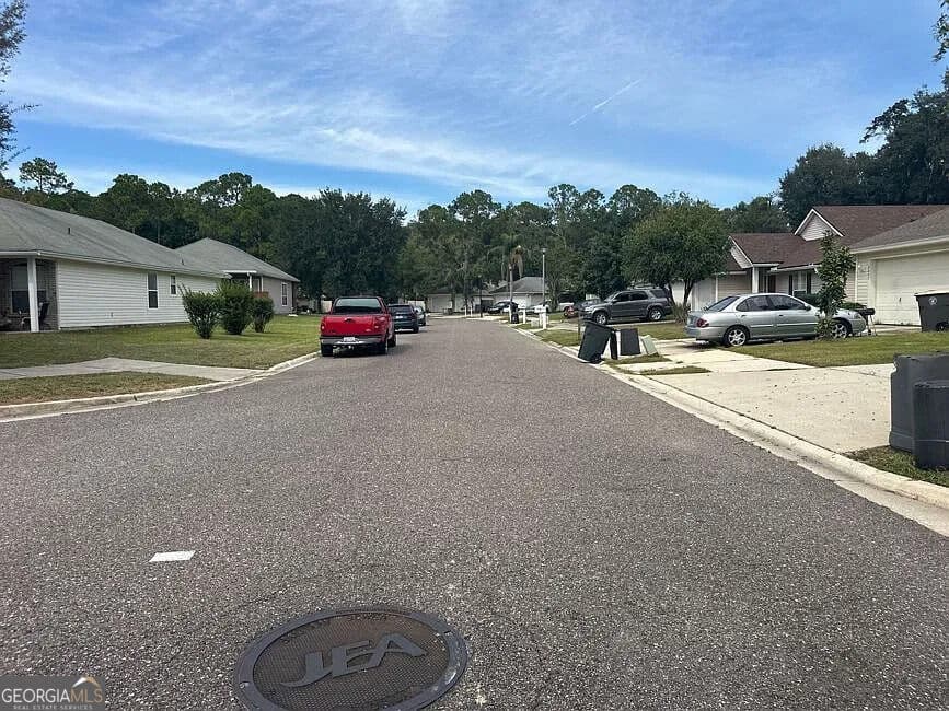 3 bedroom, 2 bathroom, 1,396 sq ft single family residence for sale at 6669 Morse Glen Lane, Jacksonville, FL 32244 — photo 4
